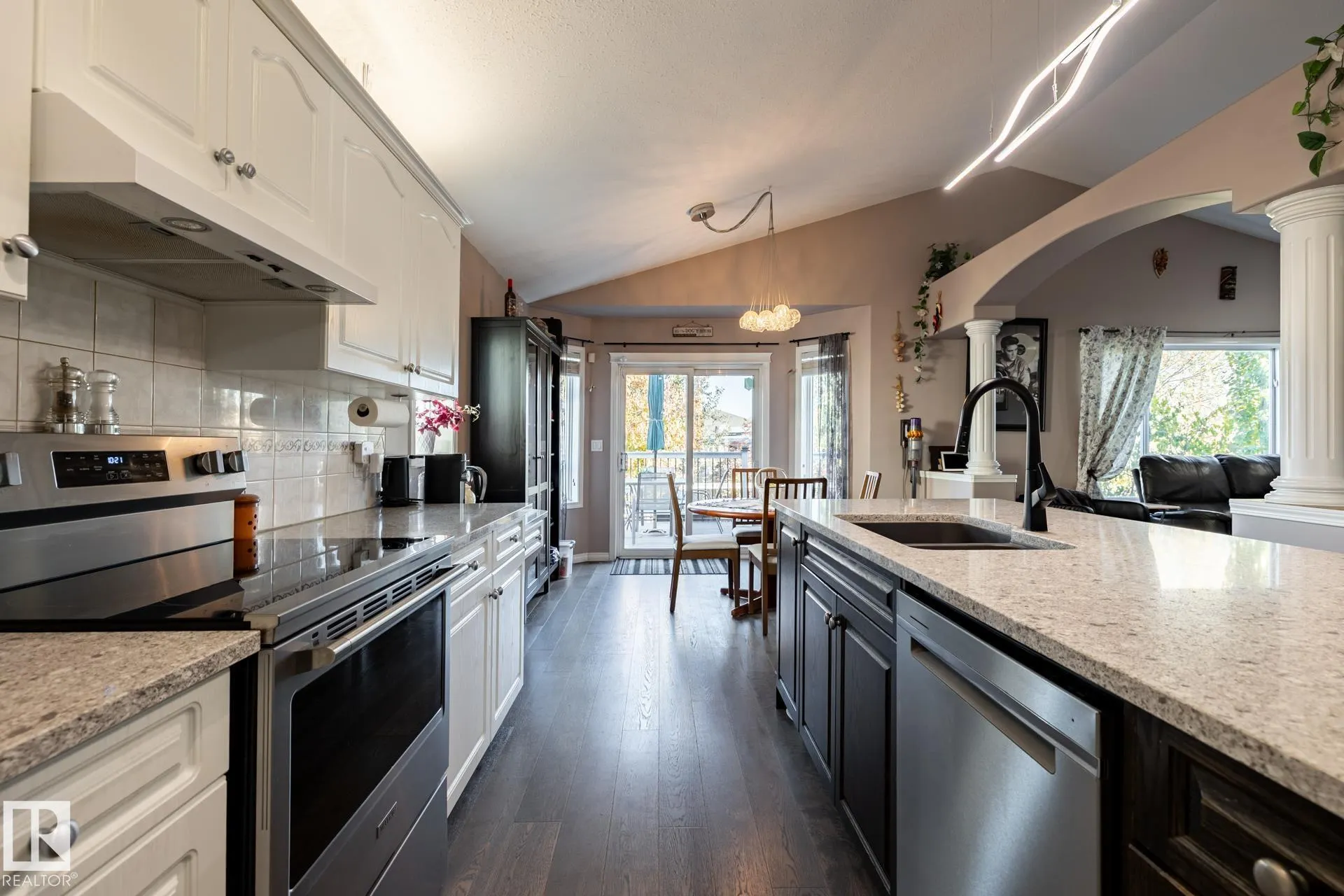 40 DEER PARK Boulevard