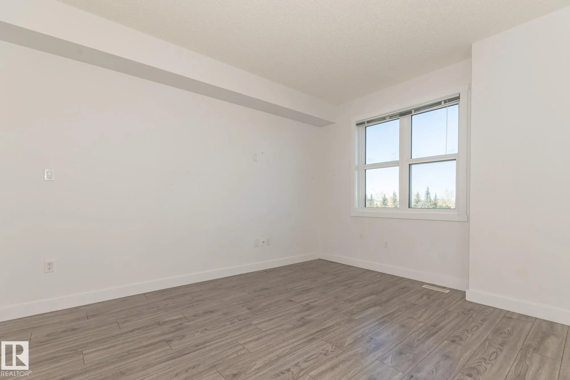 655 WATT Boulevard