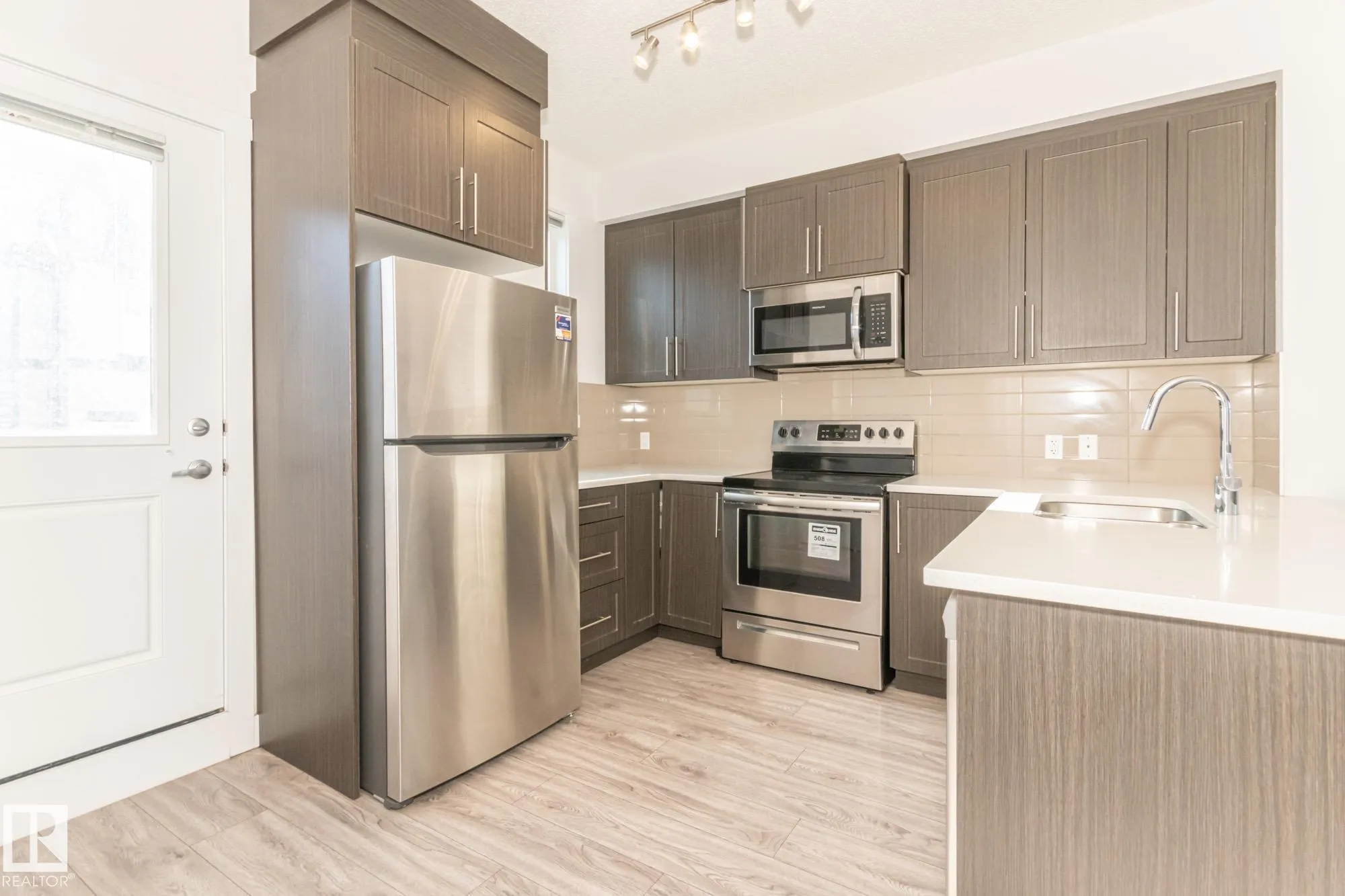 655 WATT Boulevard