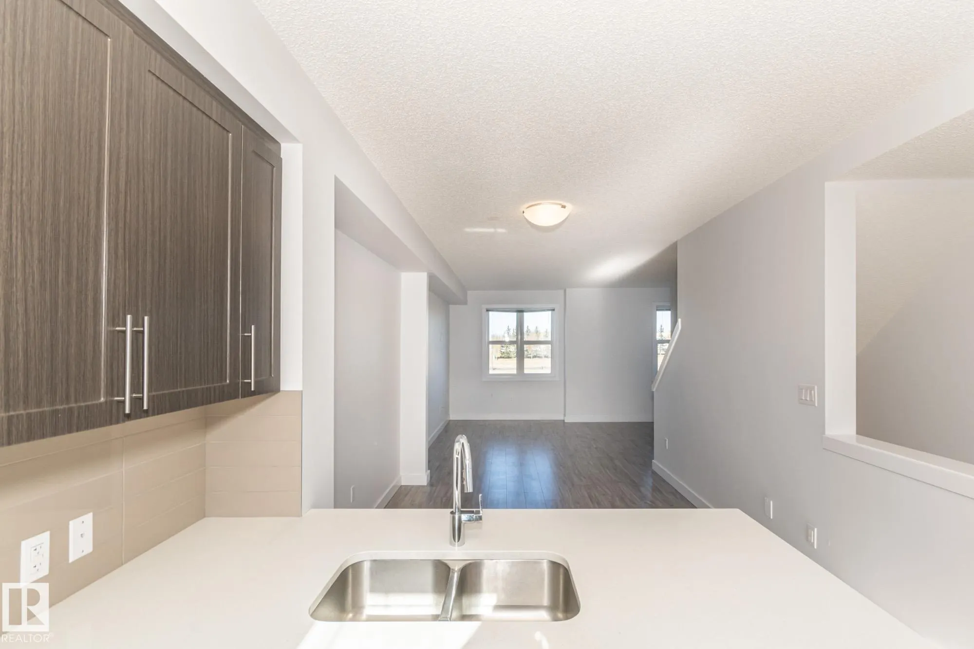 655 WATT Boulevard