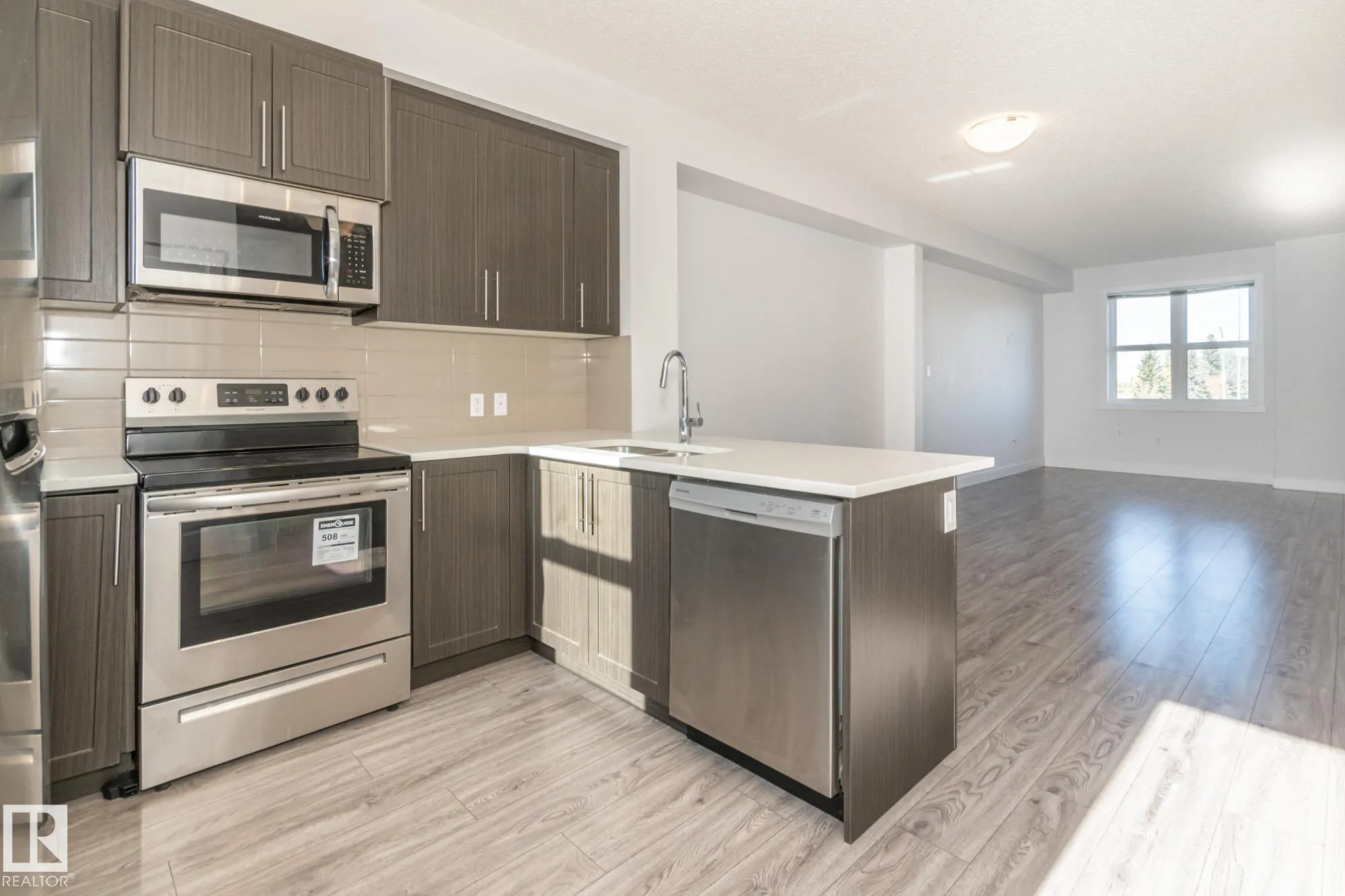 655 WATT Boulevard