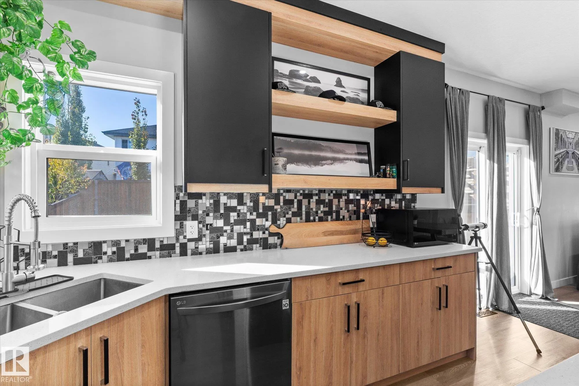 93 LILAC Bay