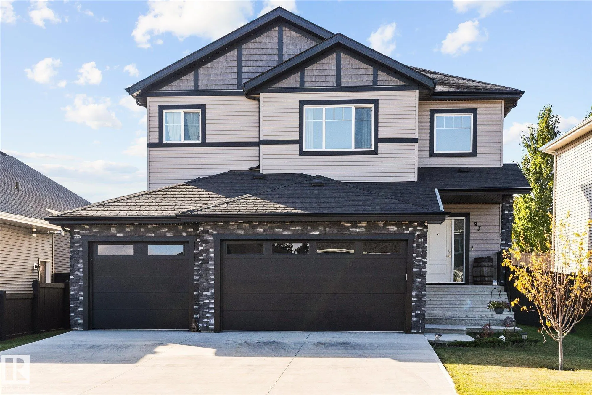93 LILAC Bay