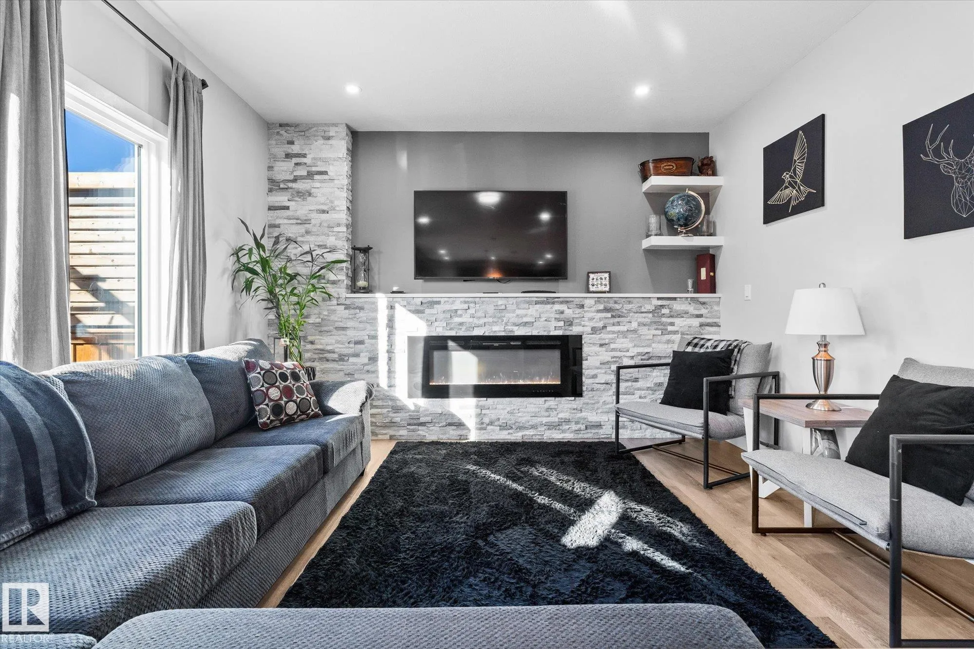 93 LILAC Bay