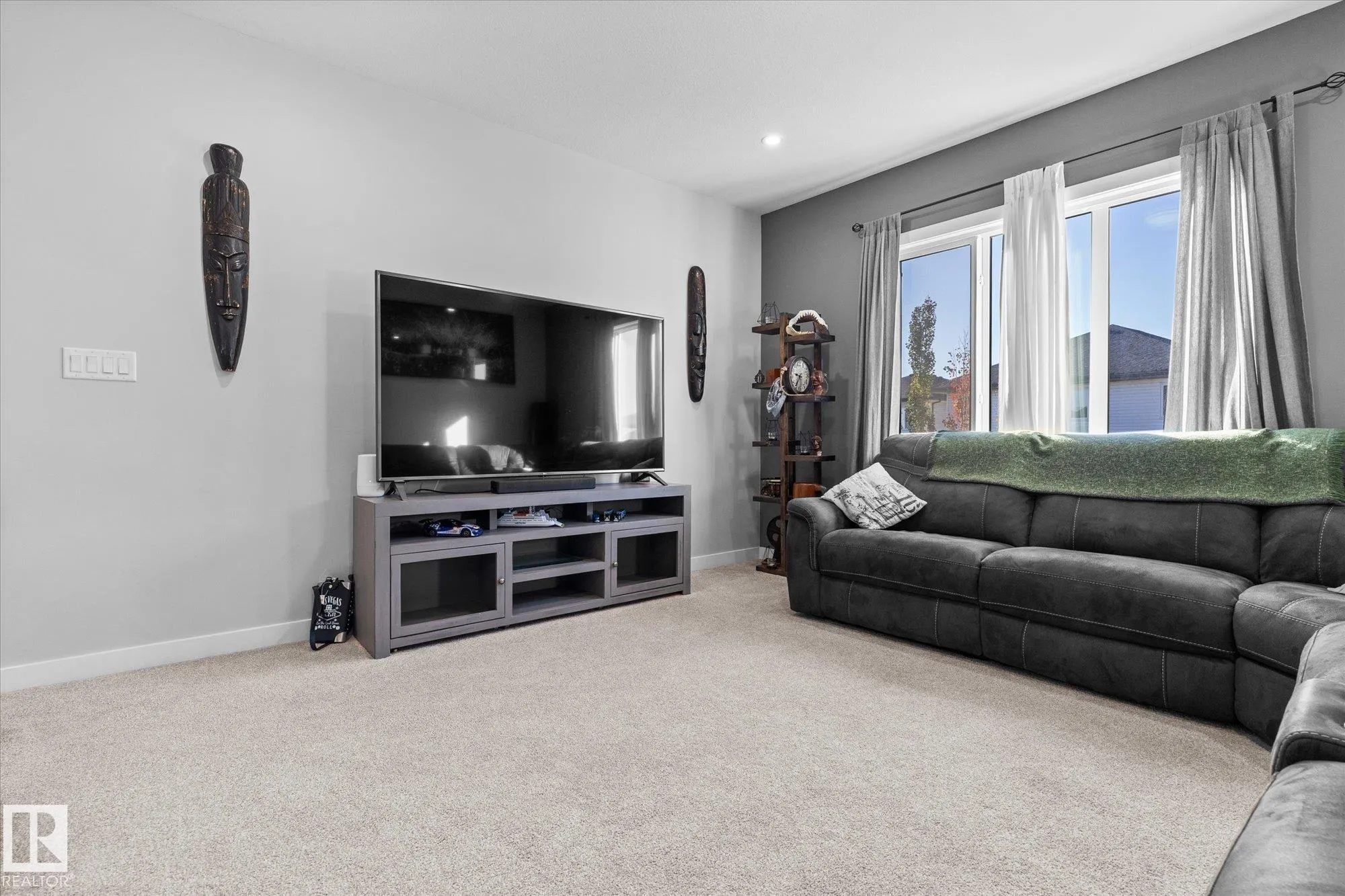 93 LILAC Bay