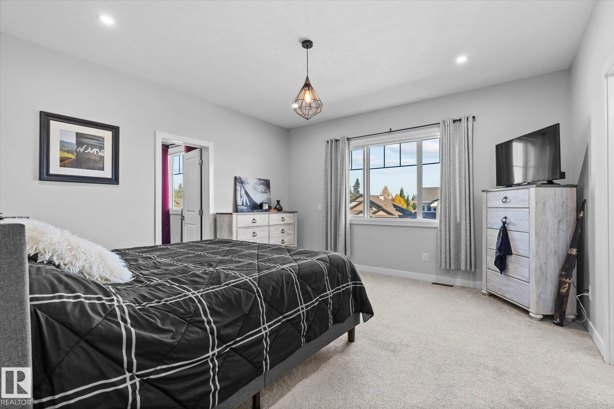 93 LILAC Bay