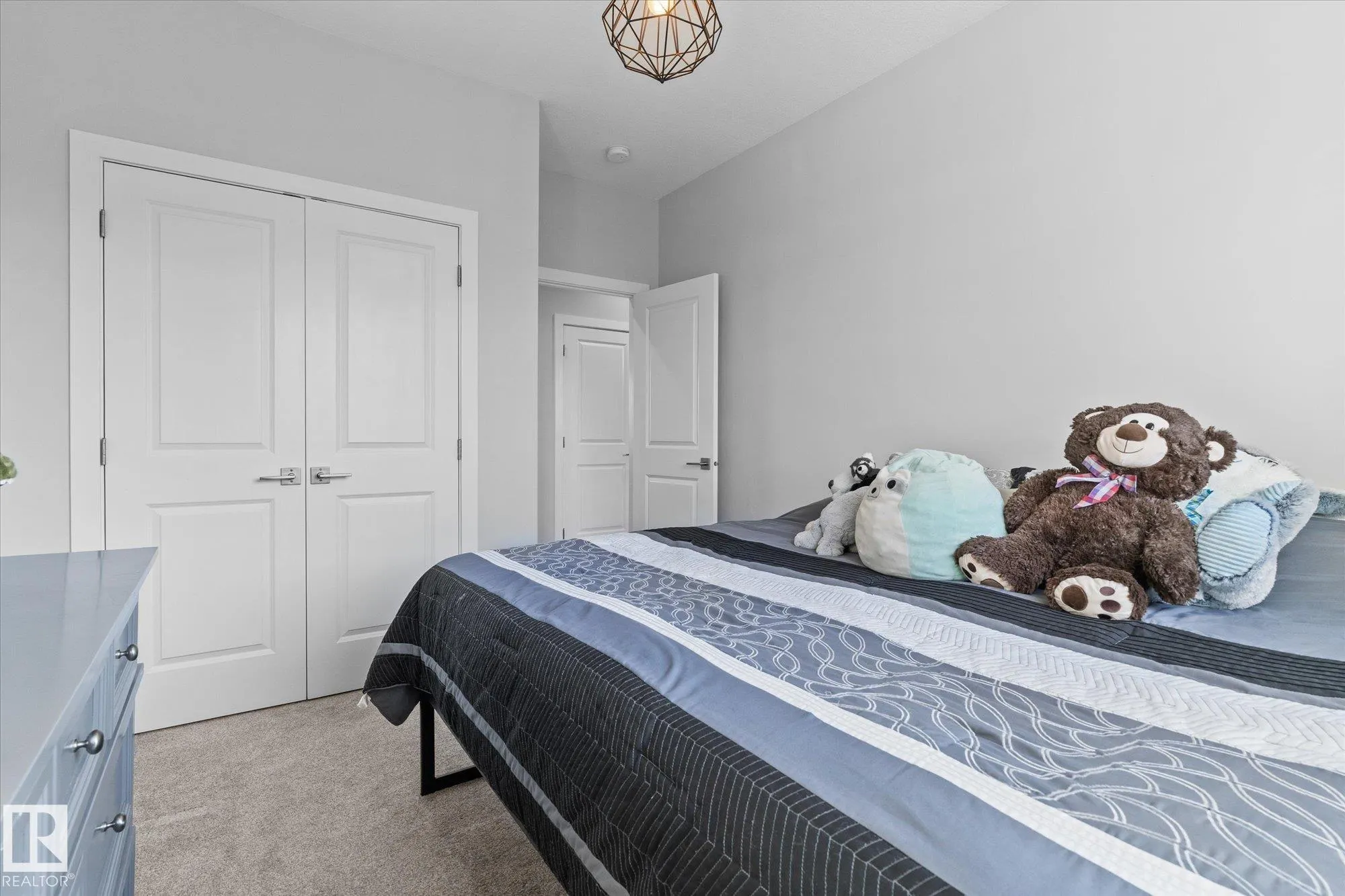 93 LILAC Bay