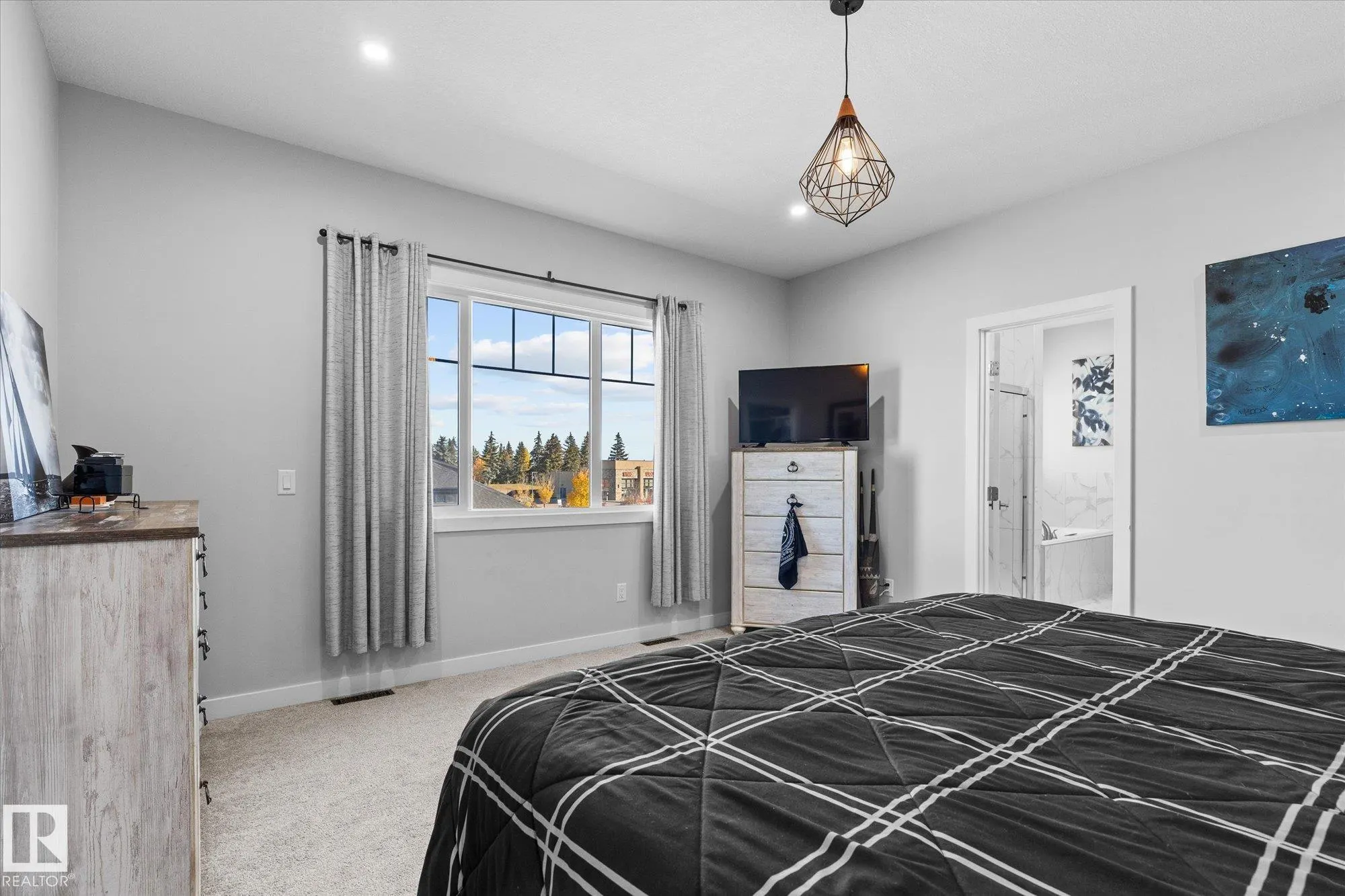 93 LILAC Bay