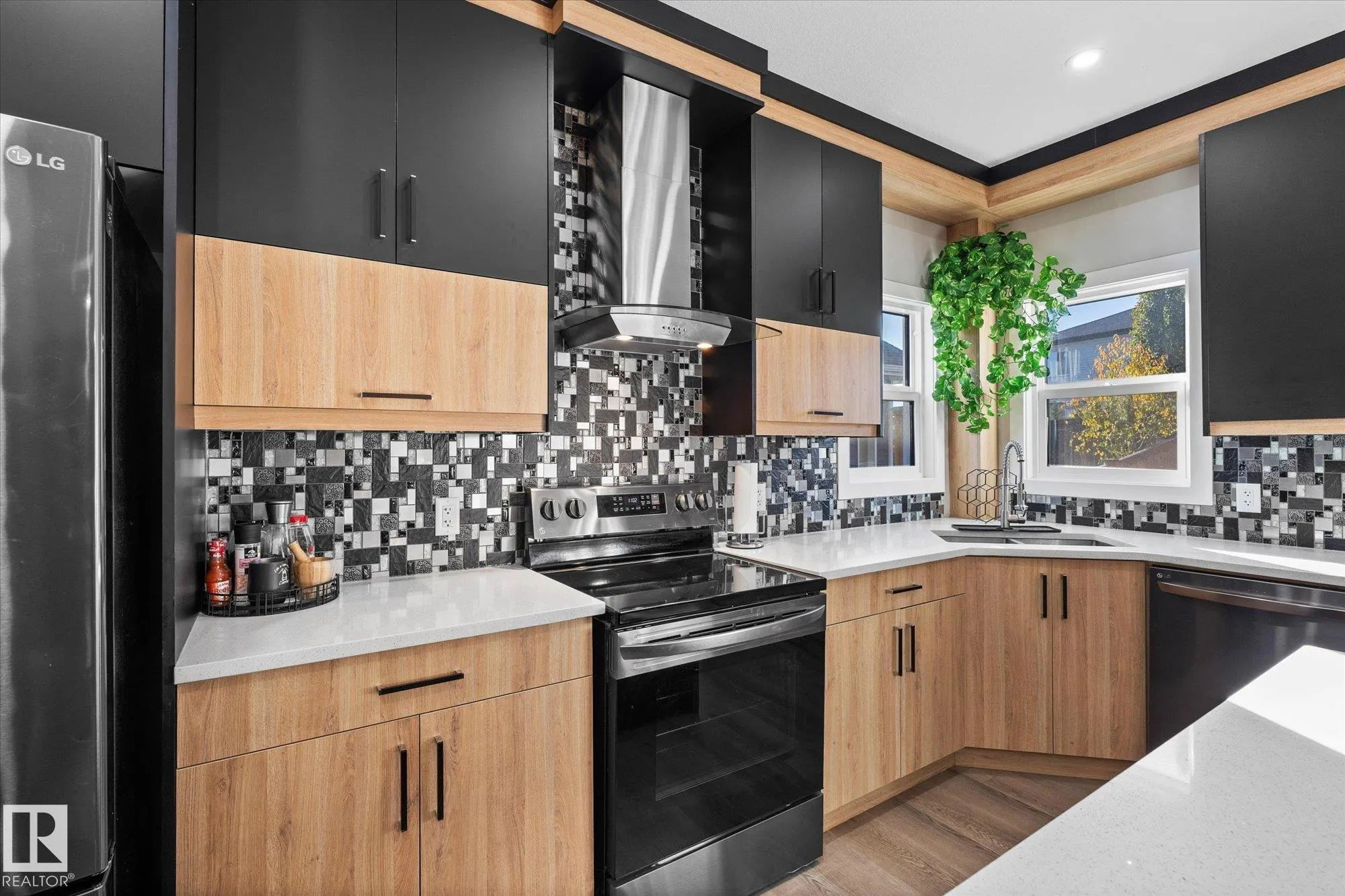 93 LILAC Bay