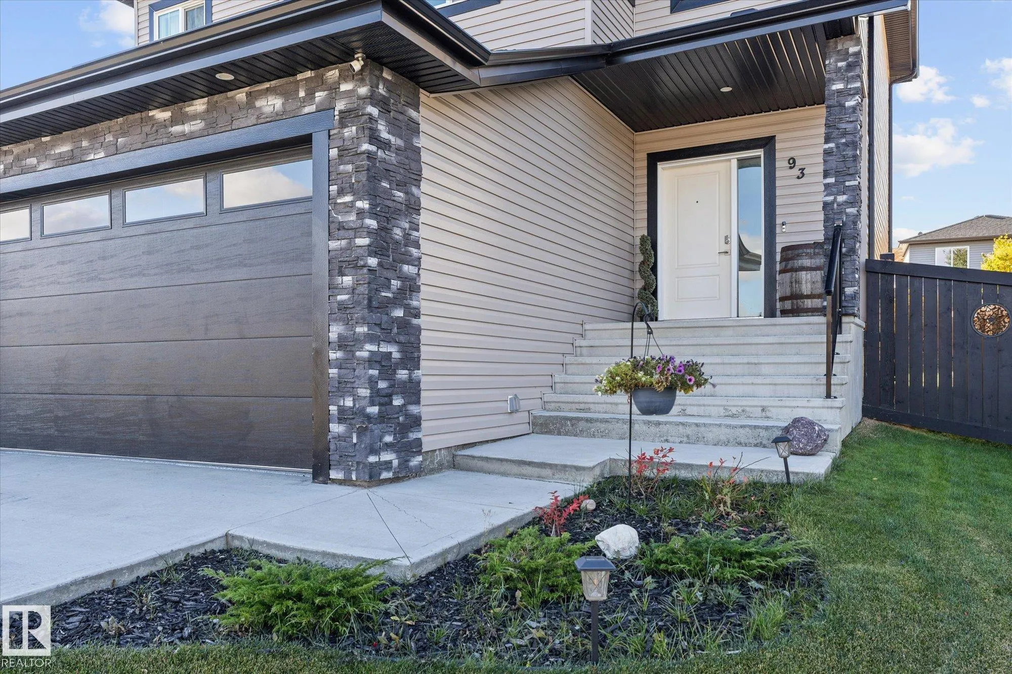 93 LILAC Bay