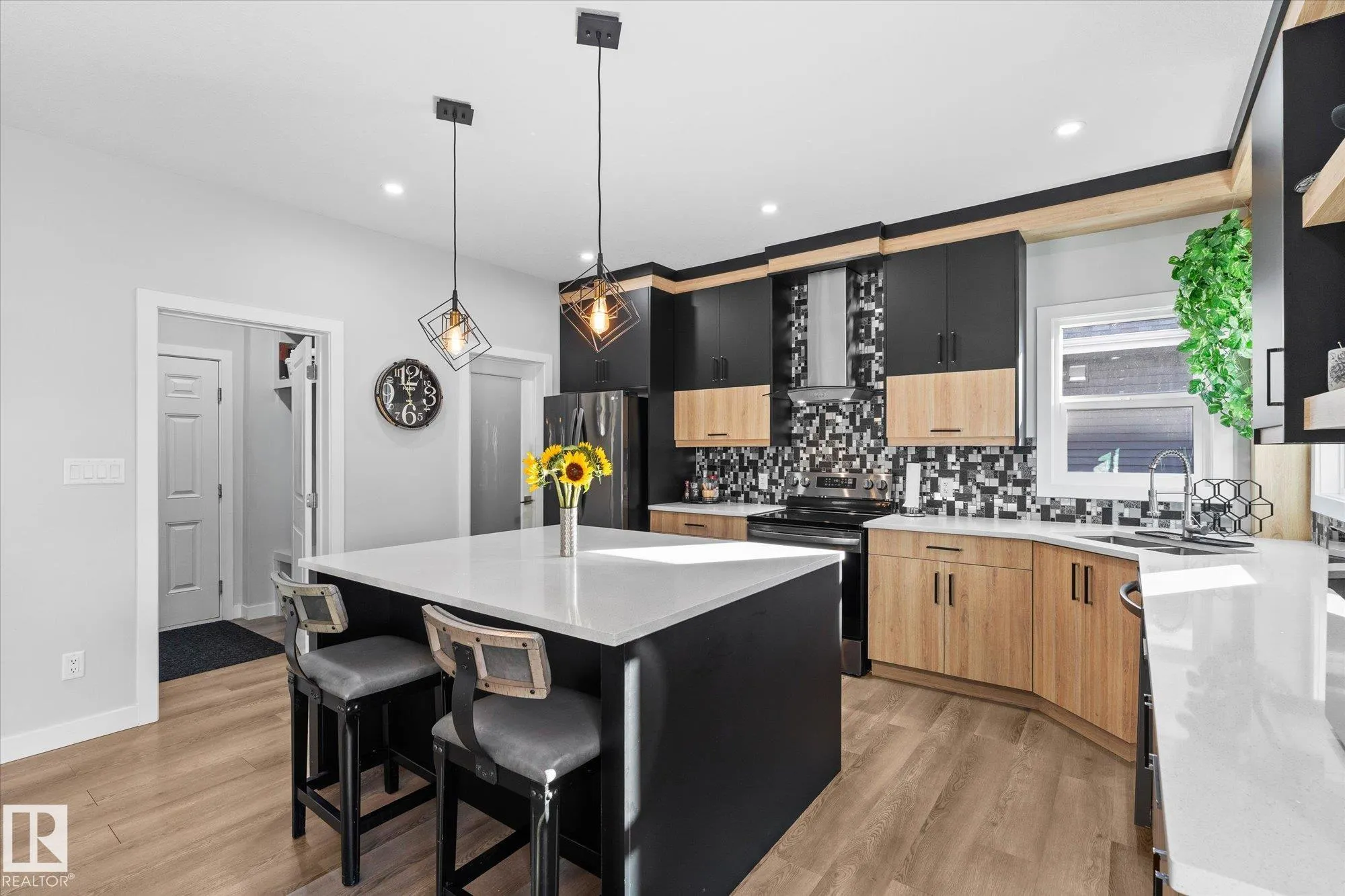 93 LILAC Bay