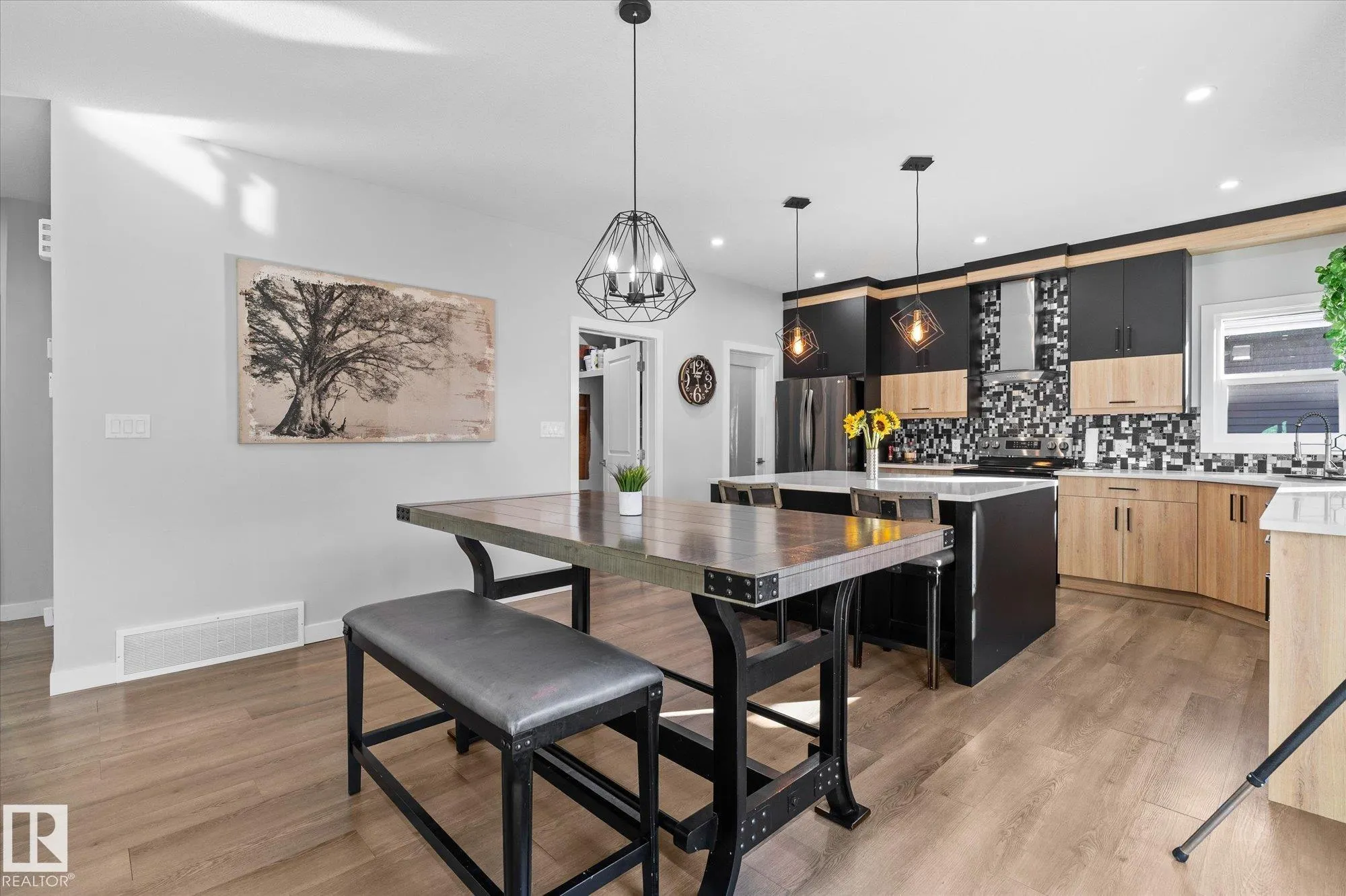 93 LILAC Bay