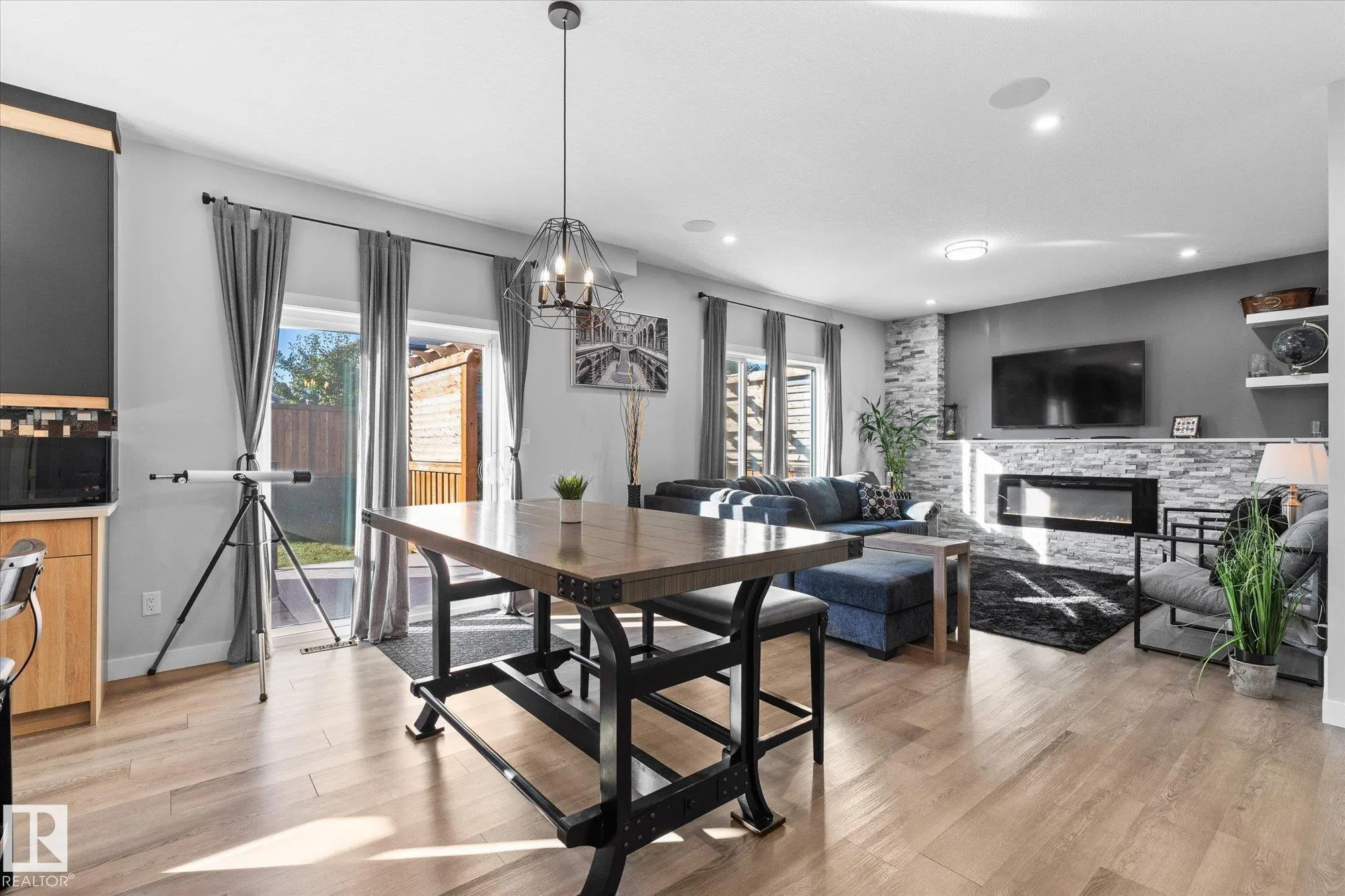 93 LILAC Bay