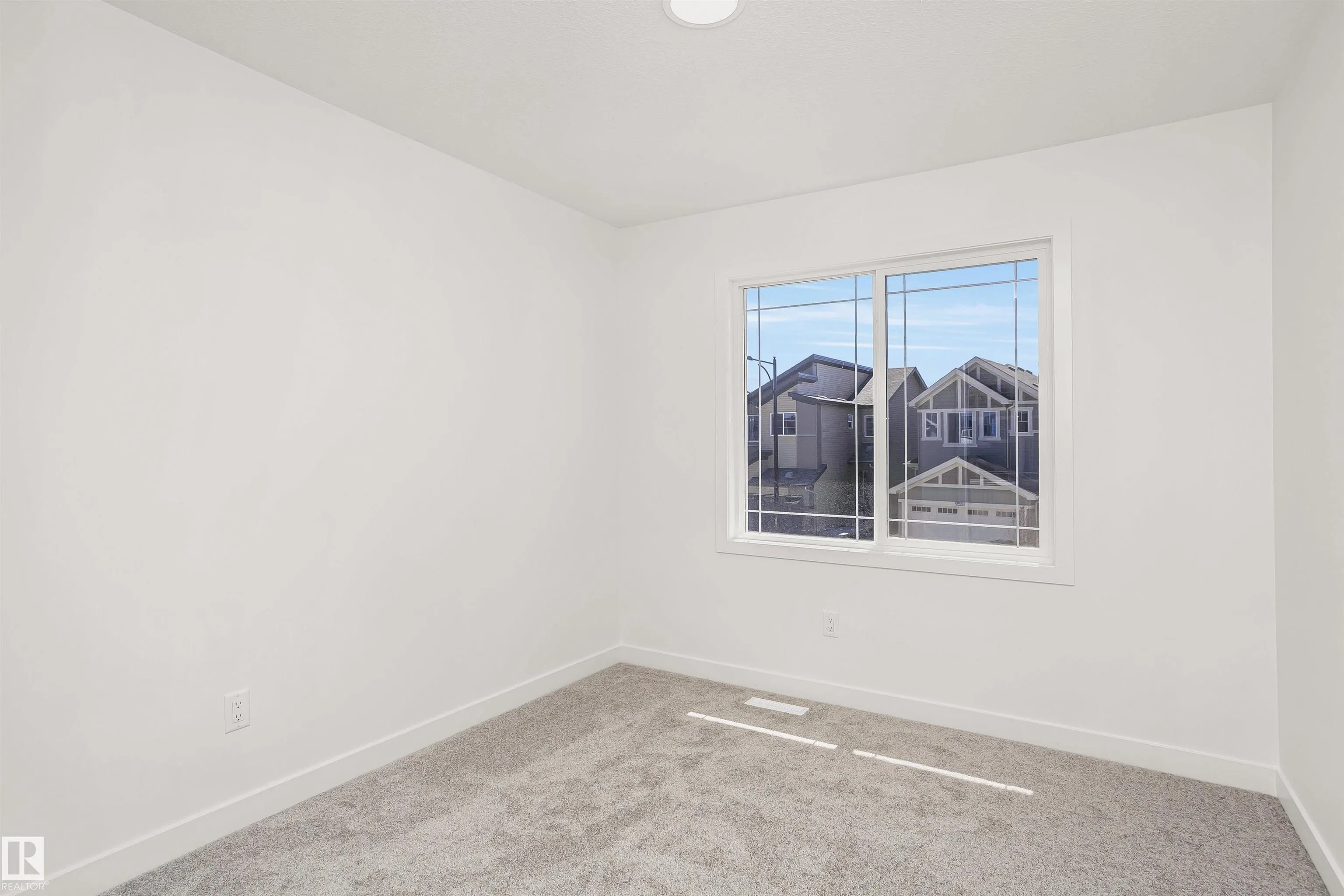9552 CARSON Bend