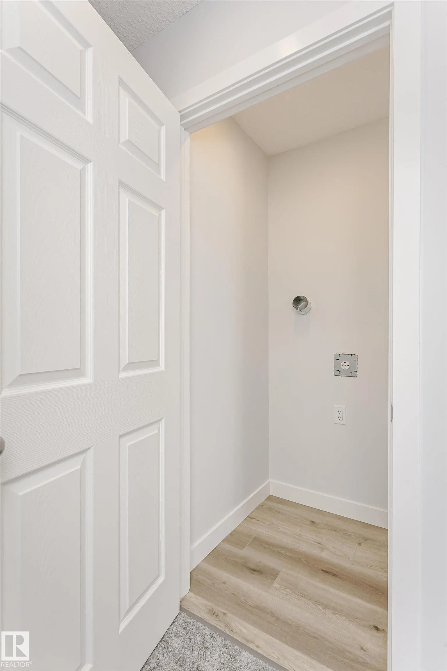 9564 CARSON Bend