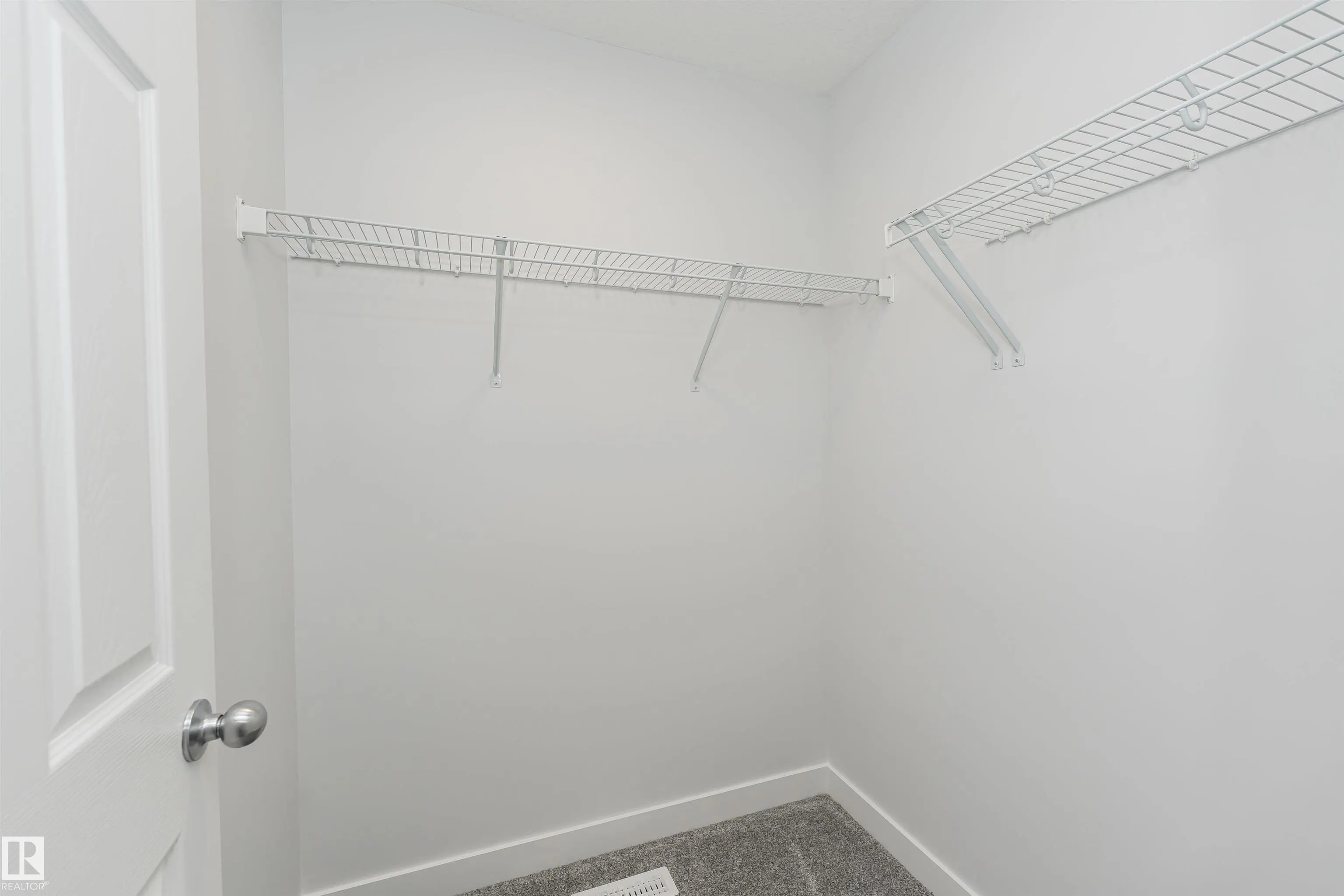 9566 CARSON Bend