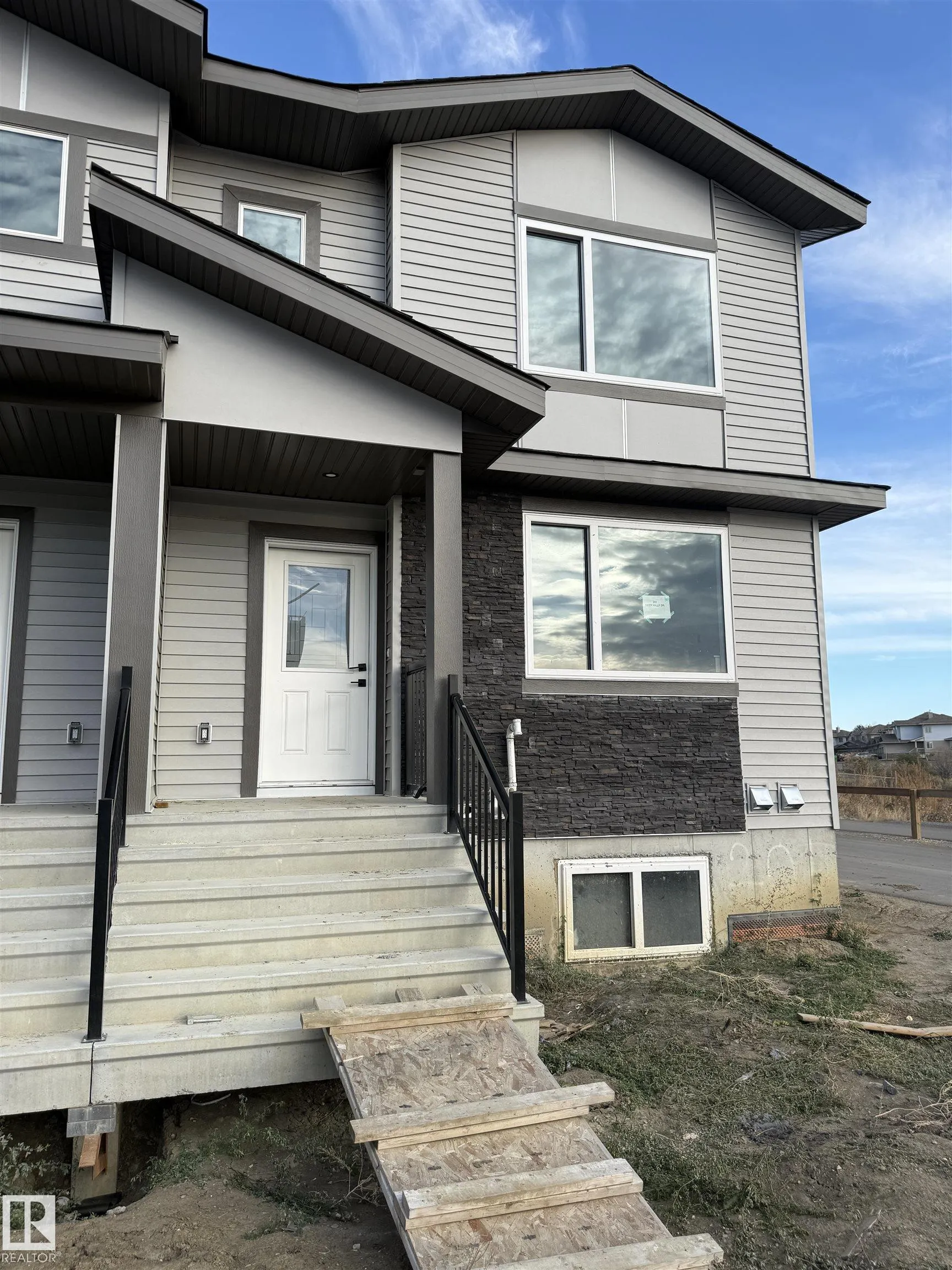 201 DEER Valley Drive