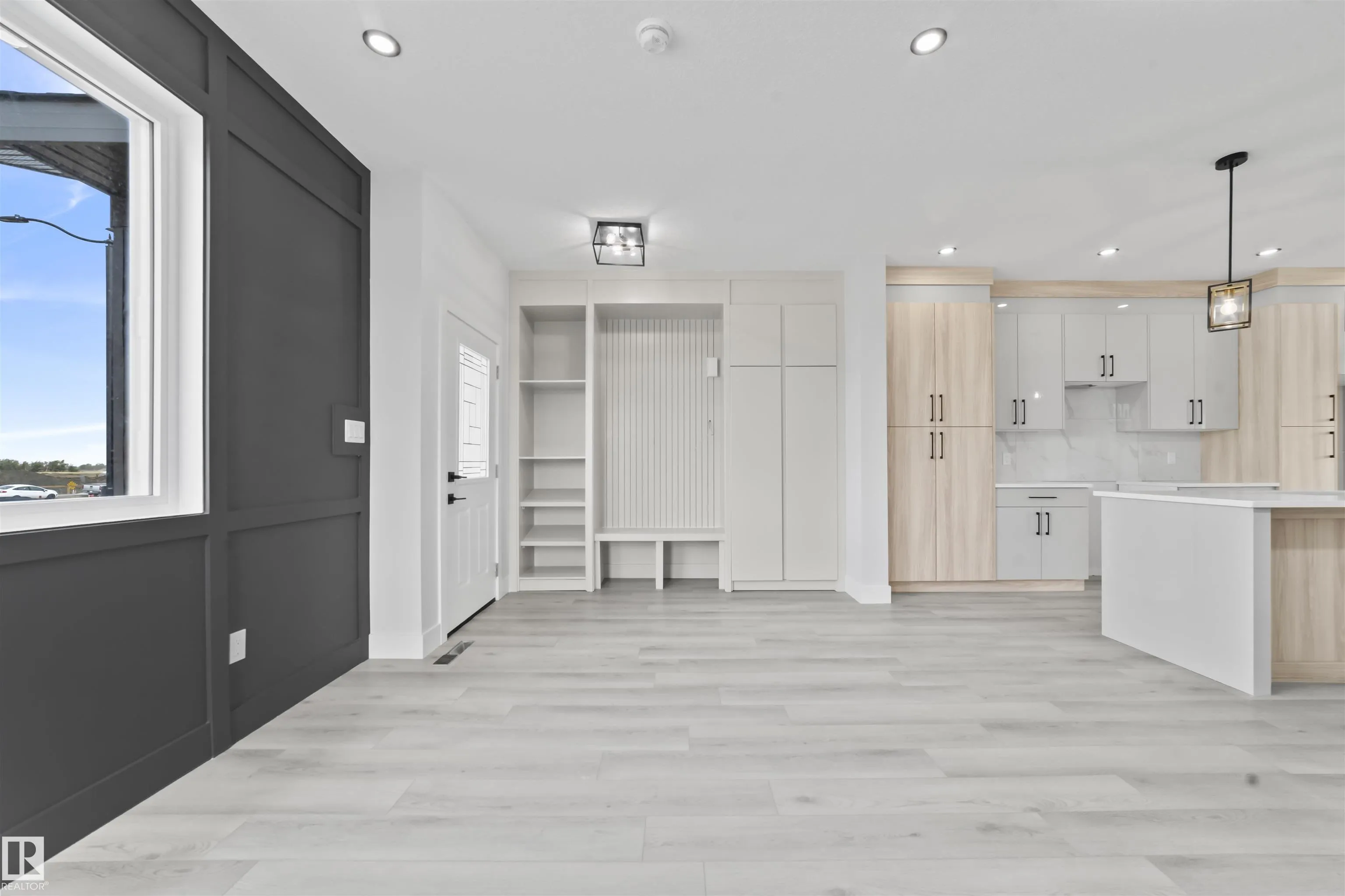 201 DEER Valley Drive