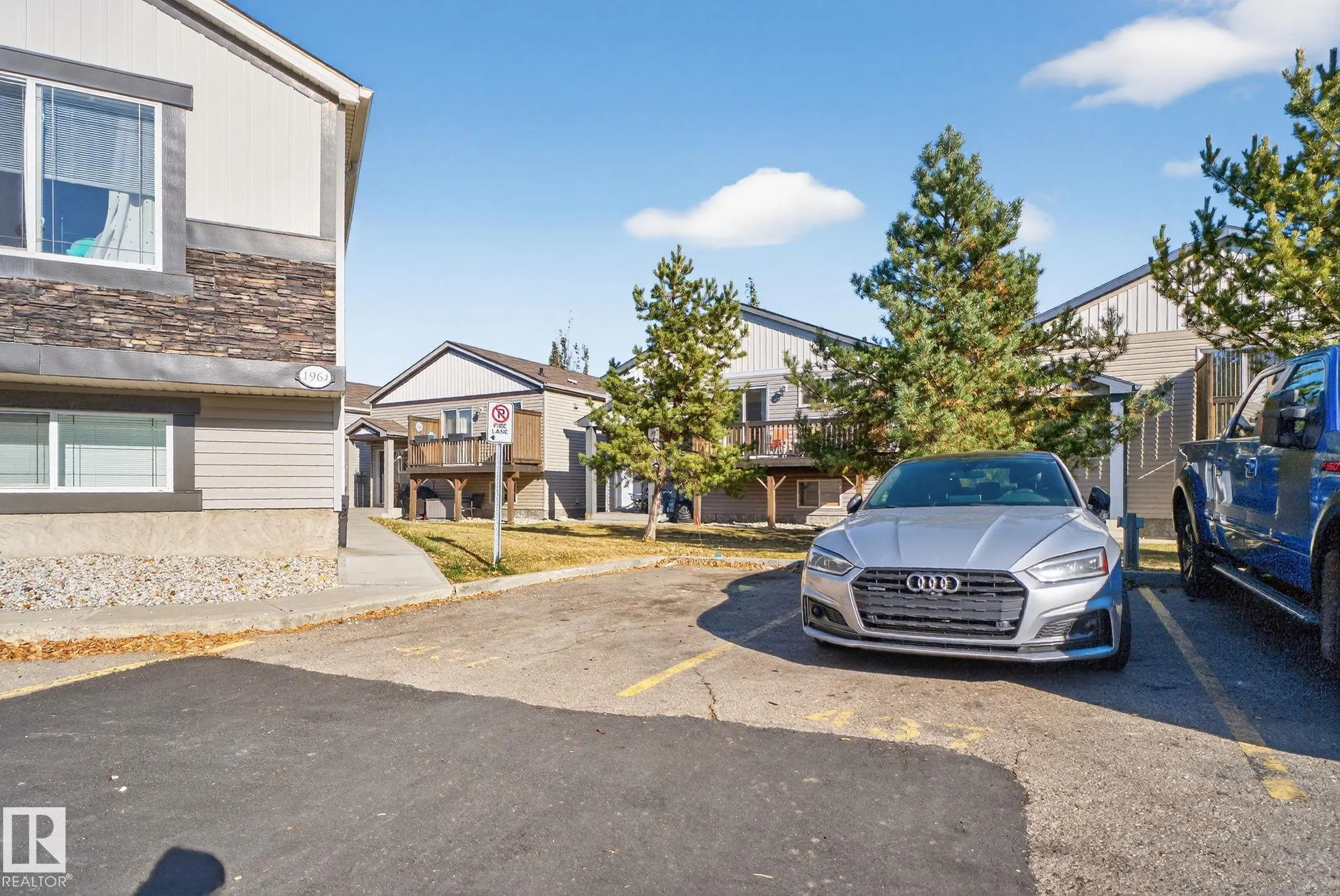 195, 142 Selkirk Place
