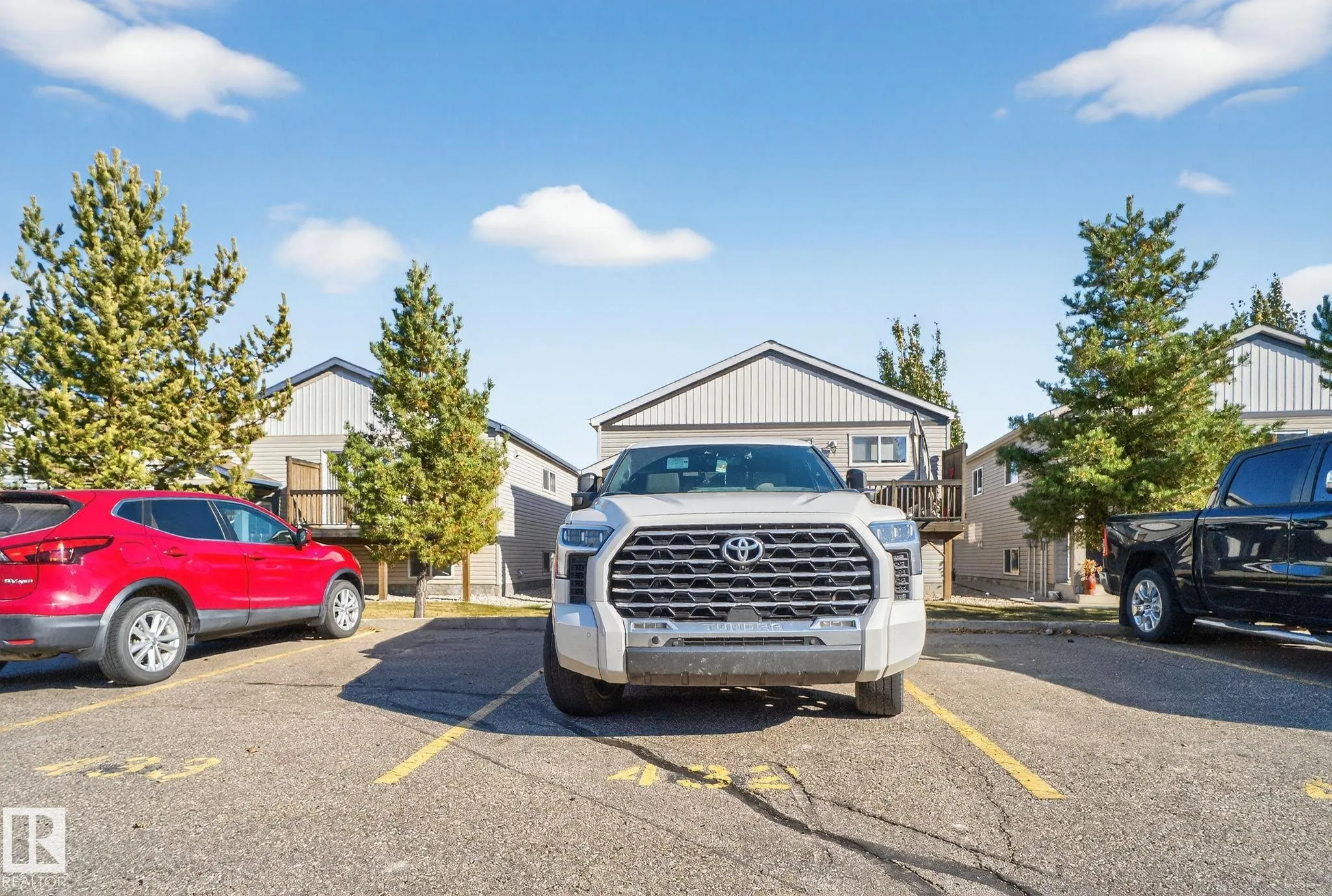 195, 142 Selkirk Place
