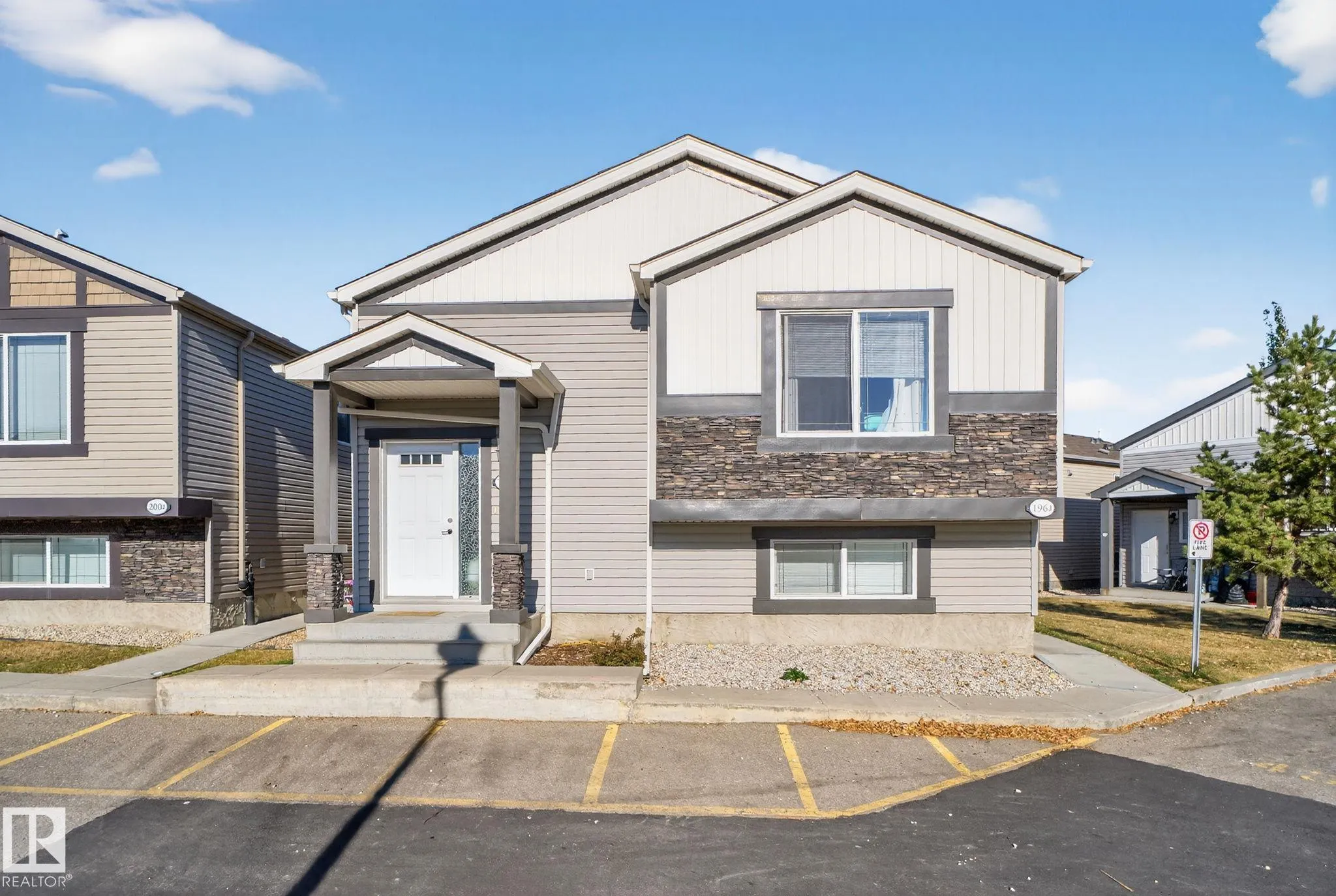 195, 142 Selkirk Place
