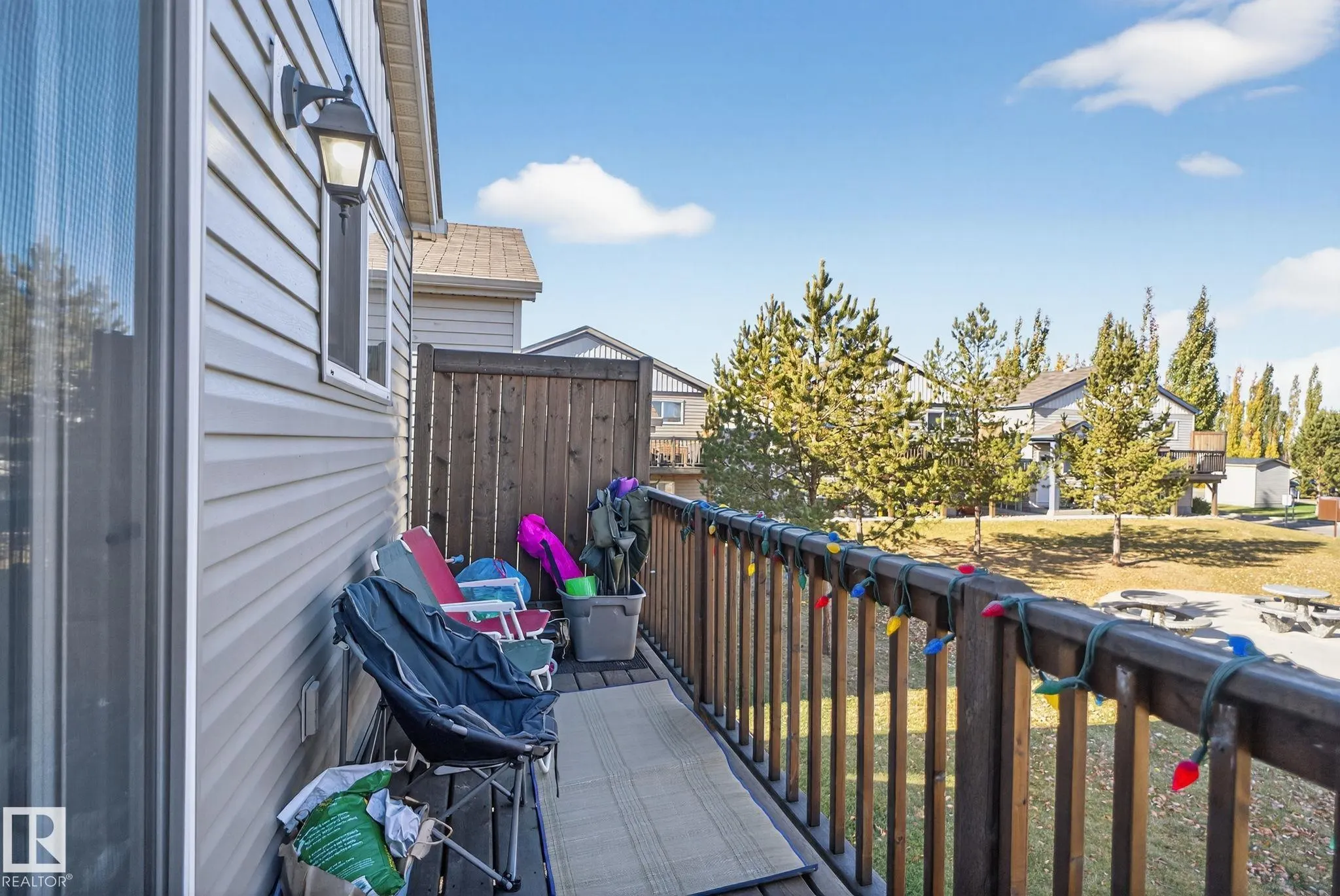 195, 142 Selkirk Place