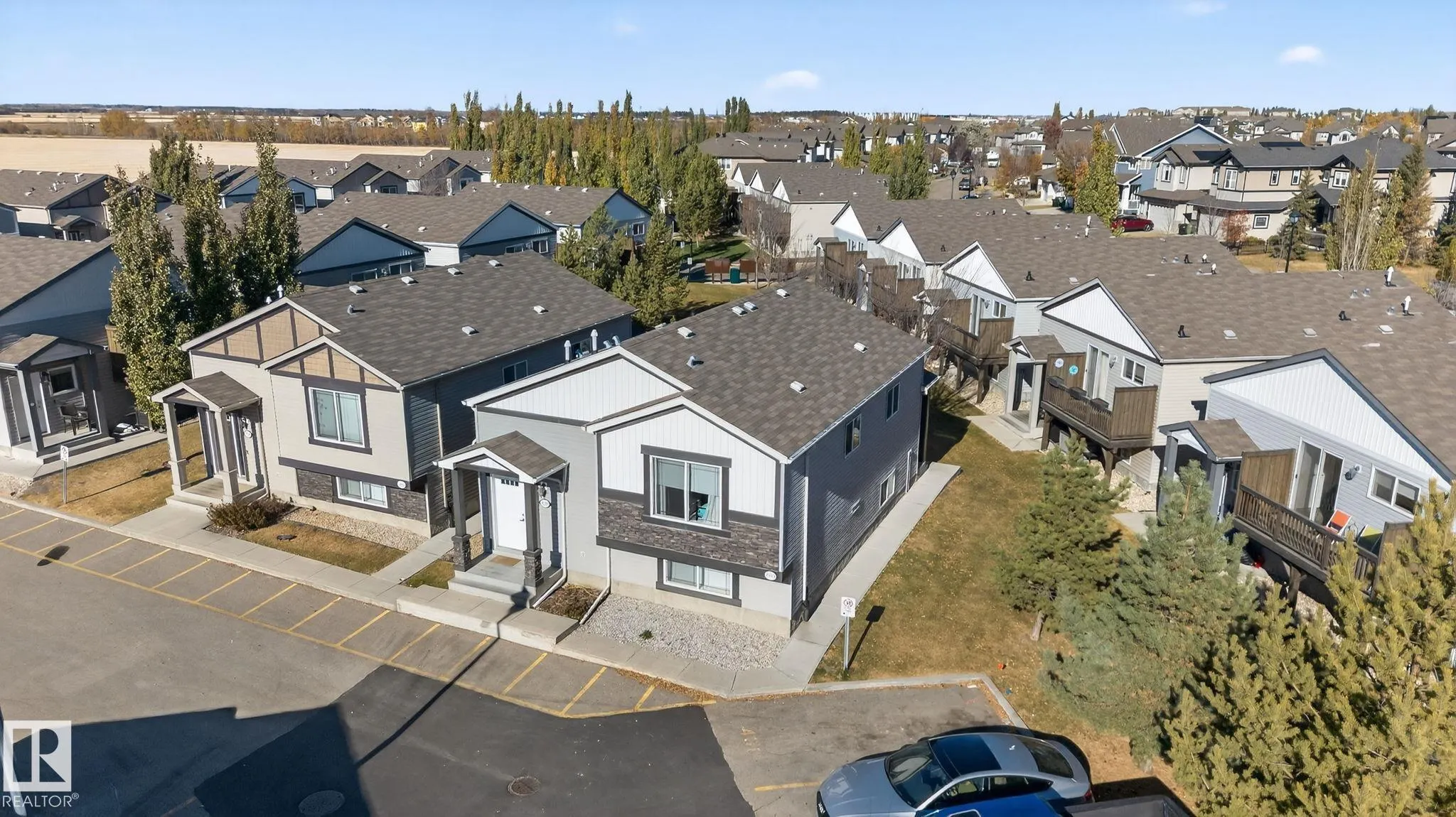 195, 142 Selkirk Place