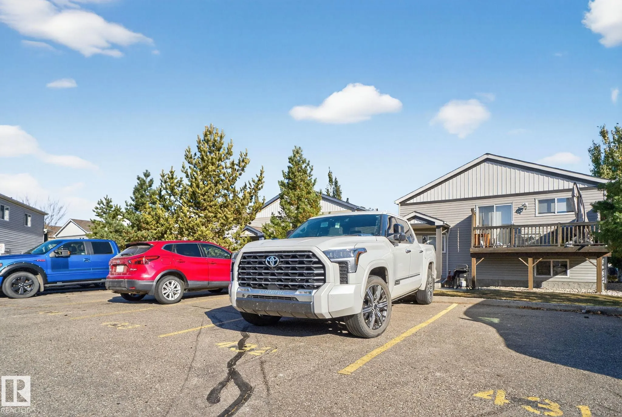 195, 142 Selkirk Place