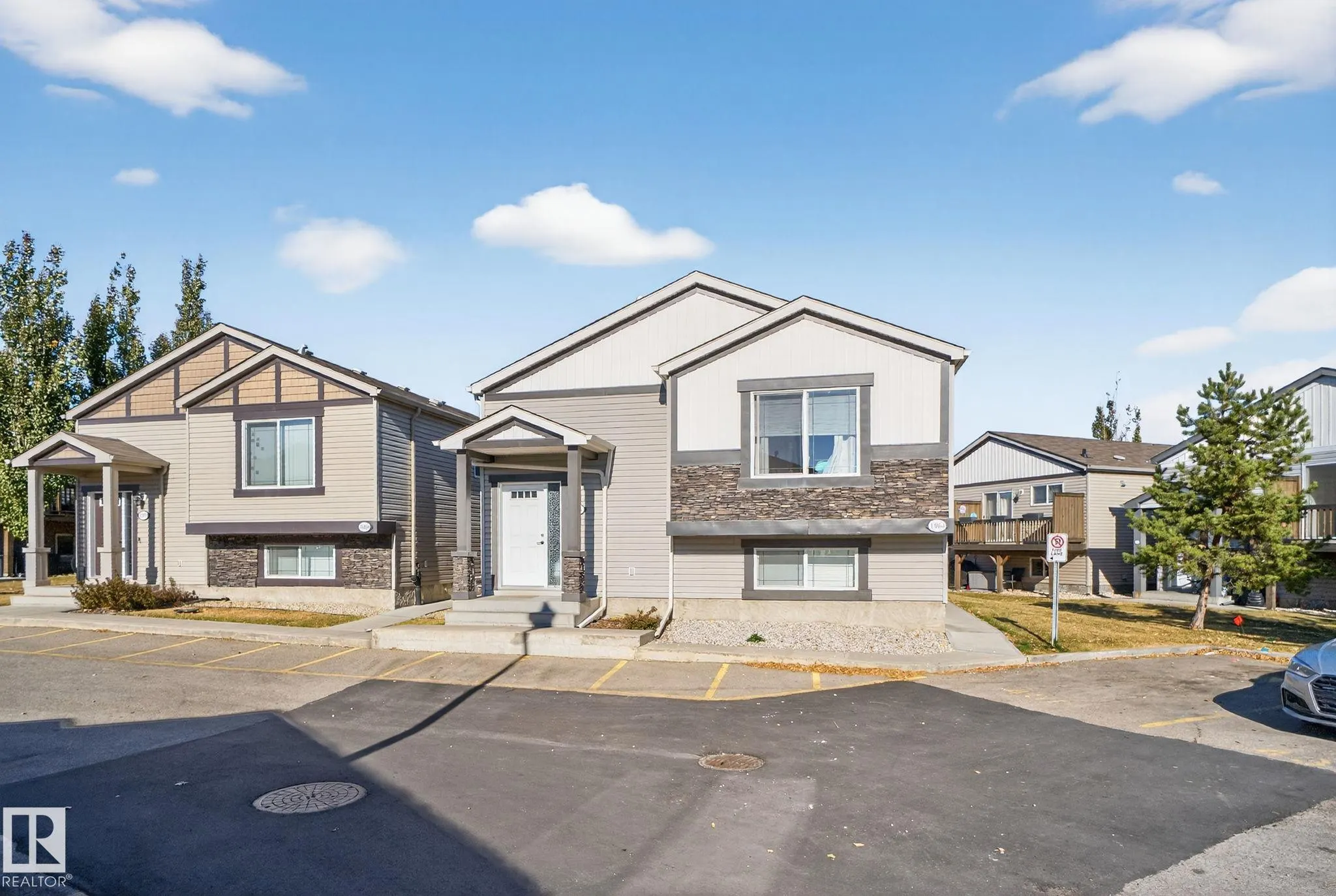 195, 142 Selkirk Place