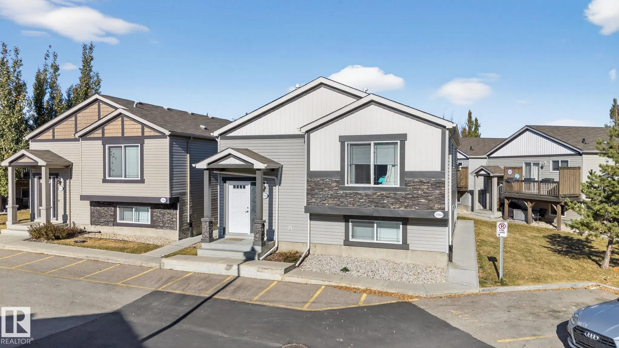 195, 142 Selkirk Place