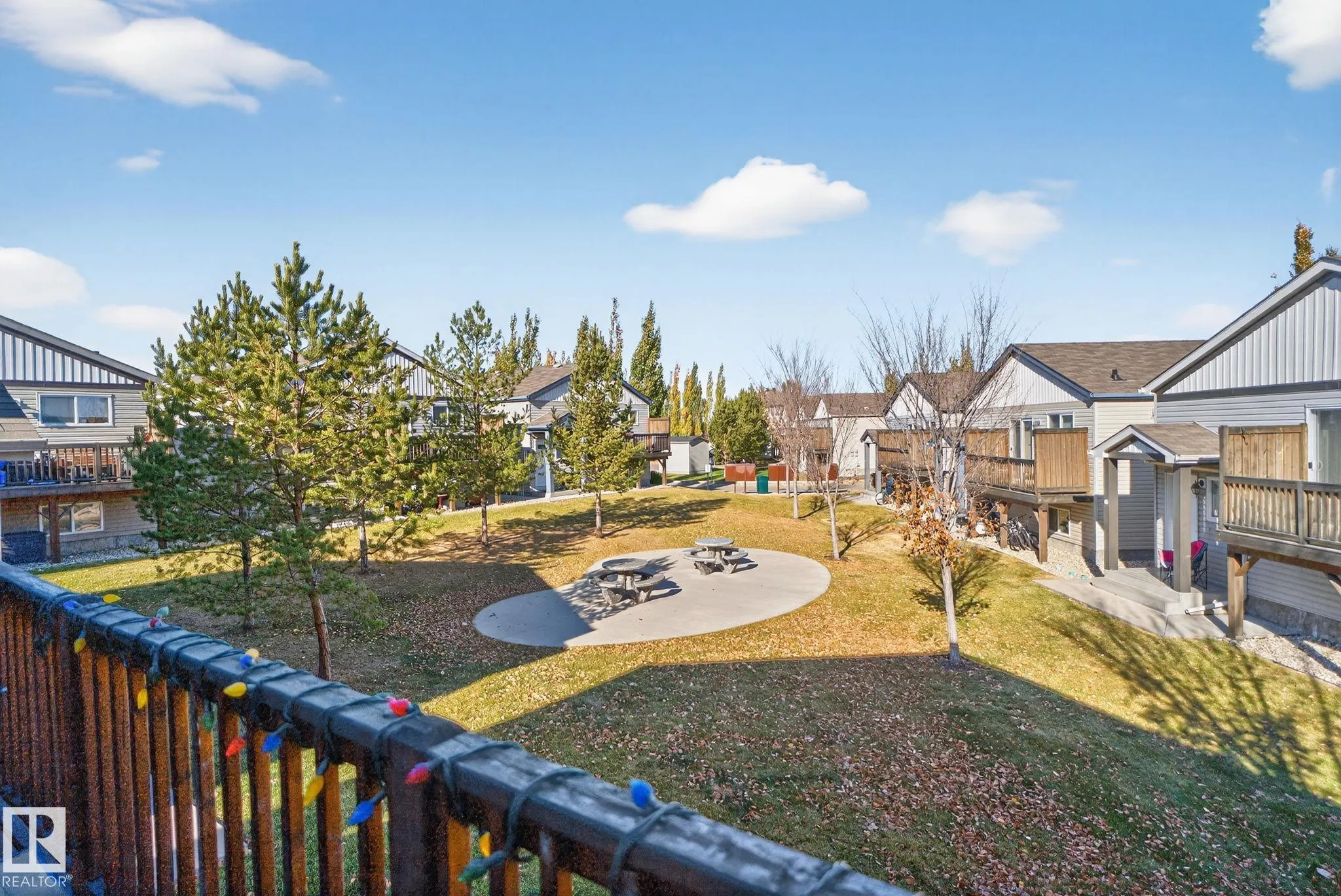 195, 142 Selkirk Place