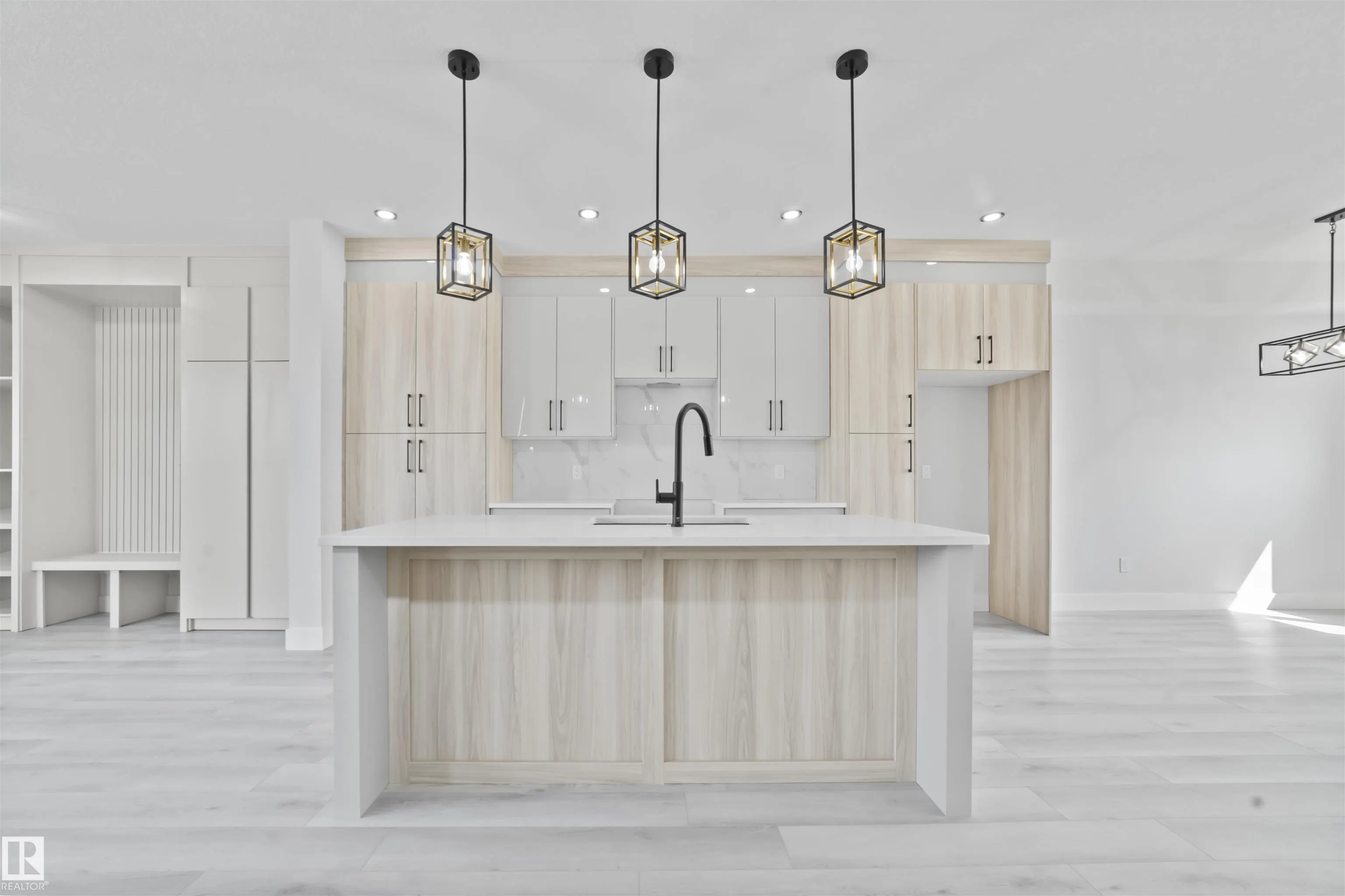 203 DEER Valley Drive