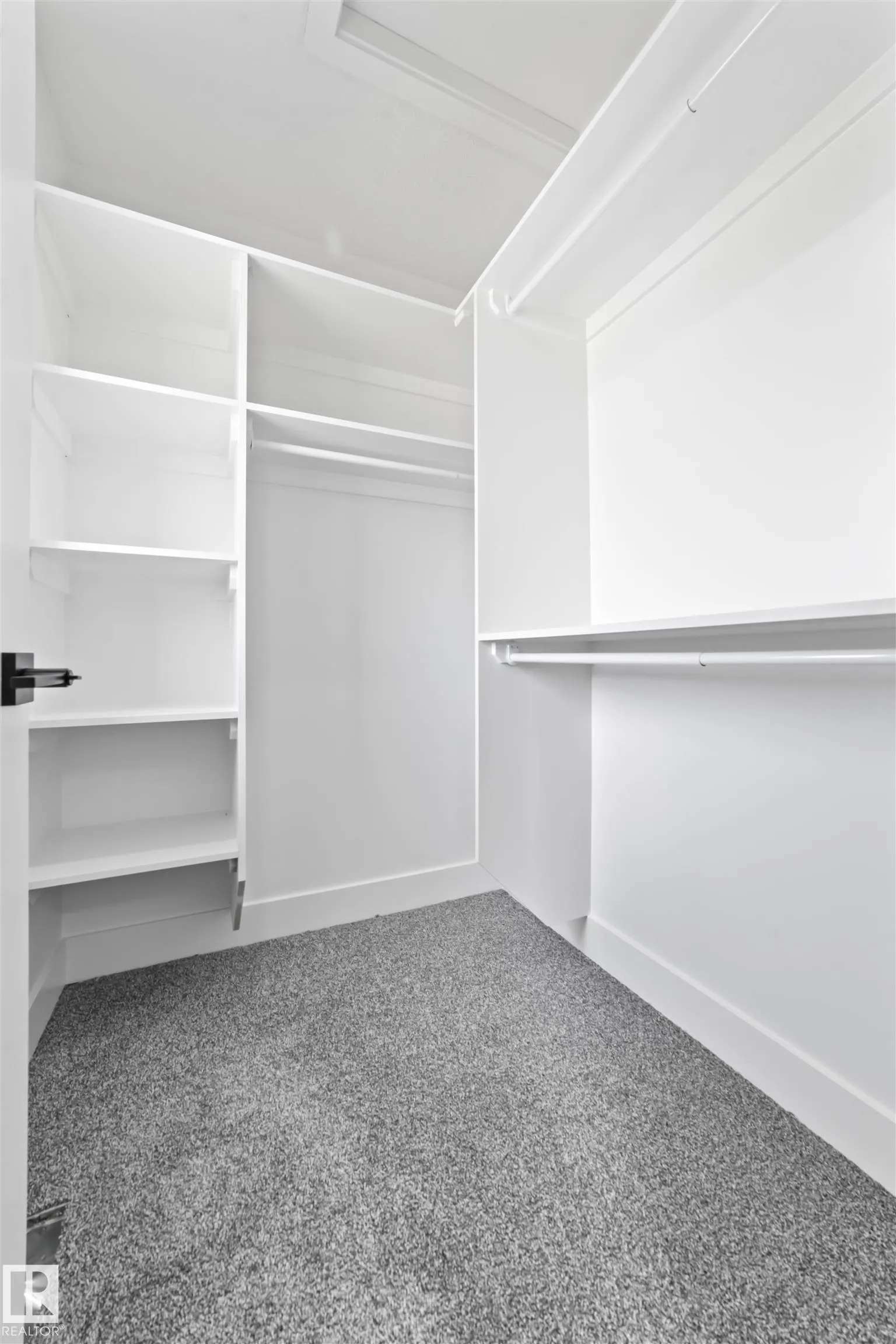 203 DEER Valley Drive