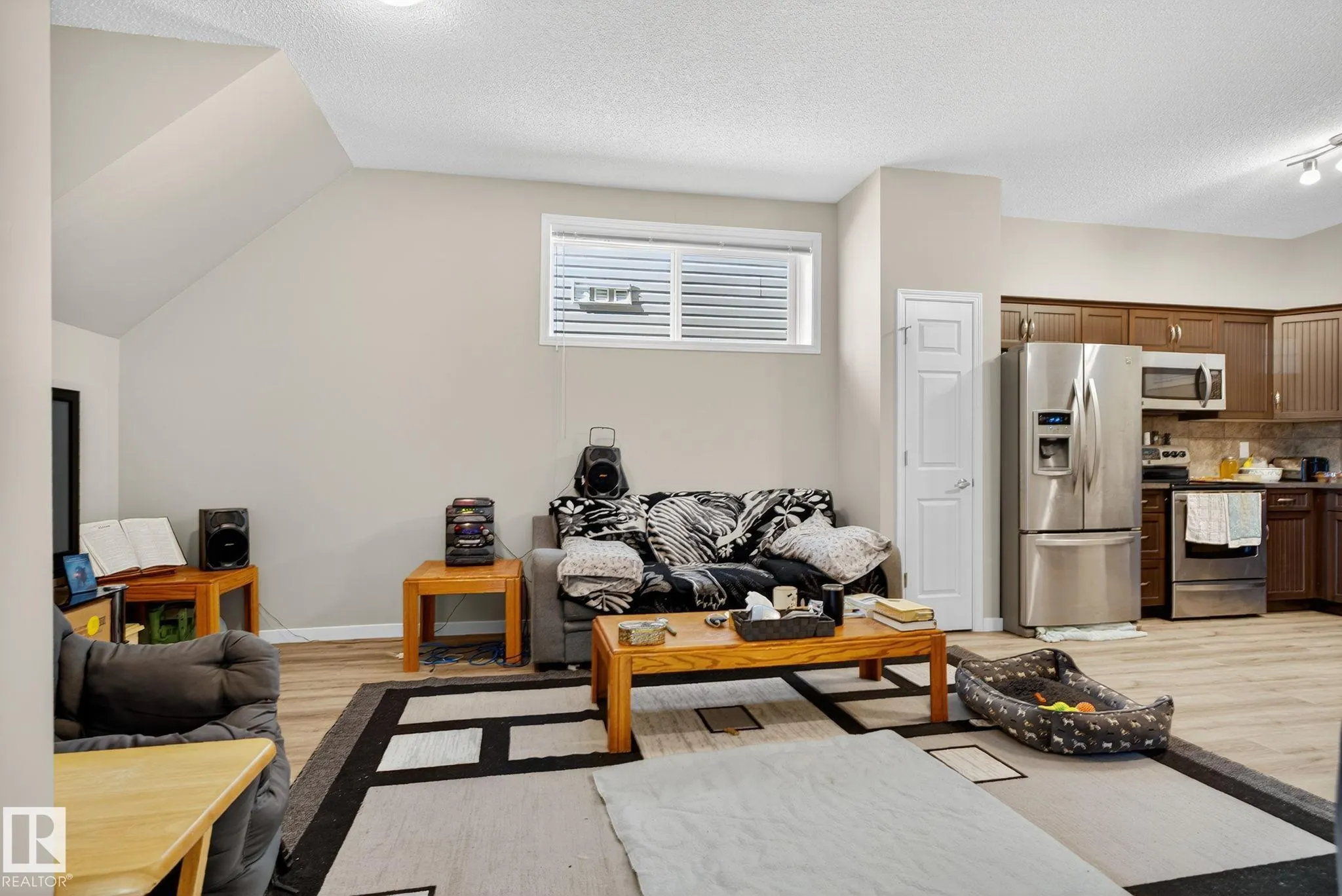 196, 142 Selkirk Place