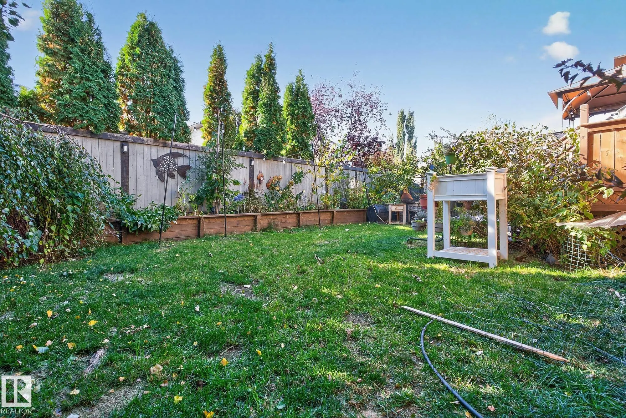 22 Shorewood Cr