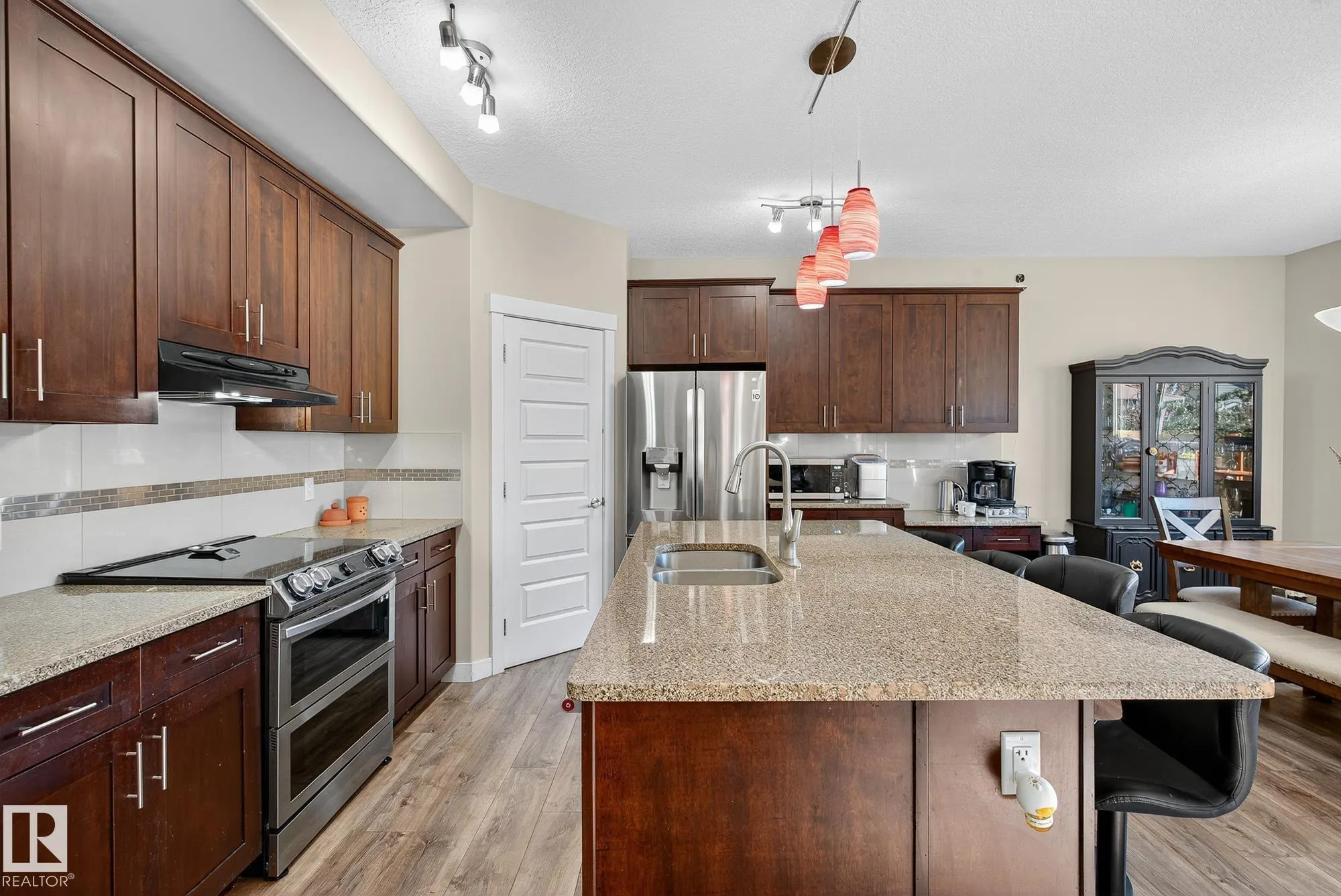 22 Shorewood Cr