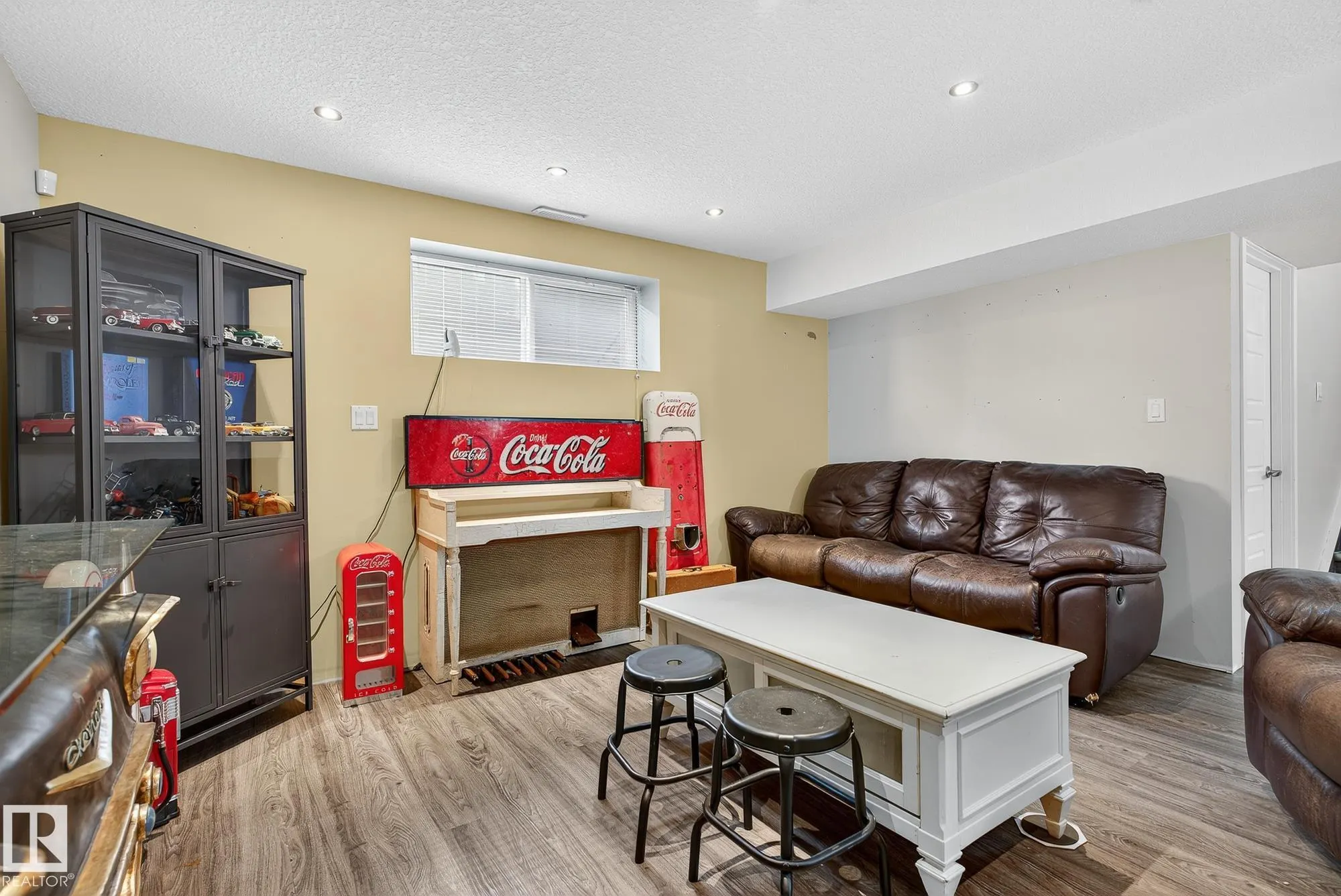 22 Shorewood Cr