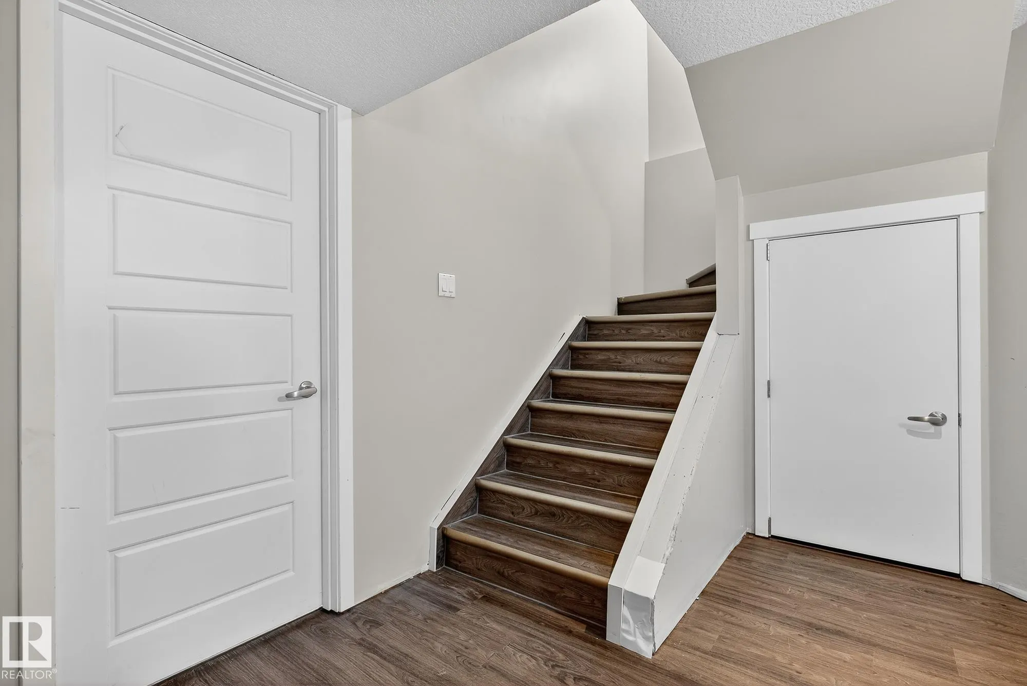 22 Shorewood Cr