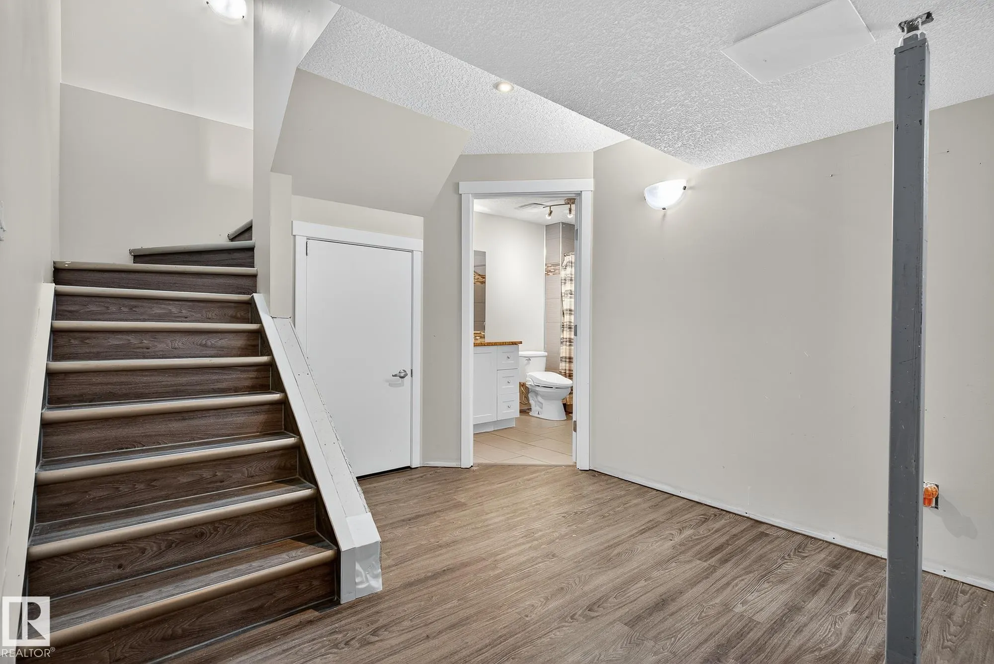 22 Shorewood Cr