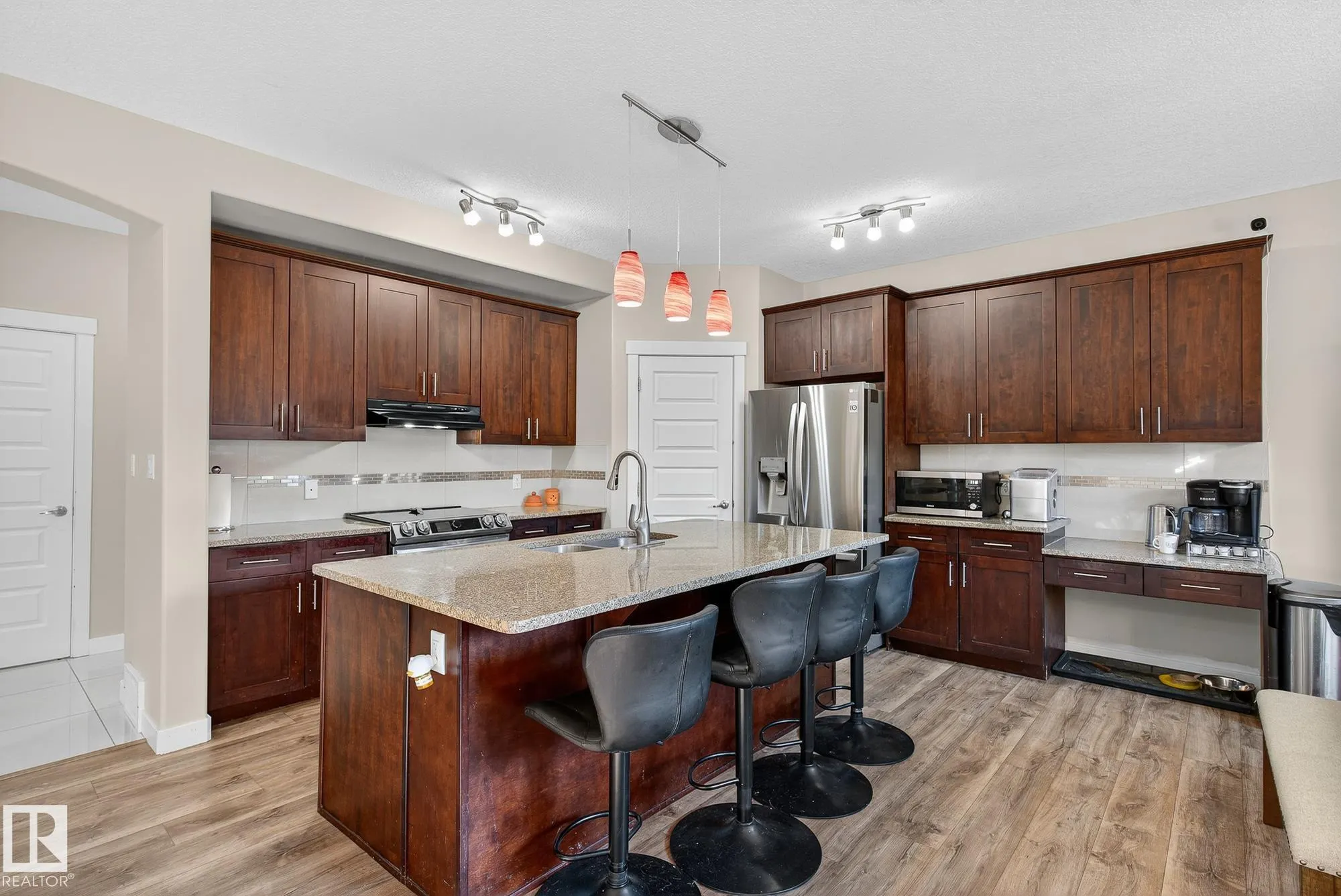 22 Shorewood Cr