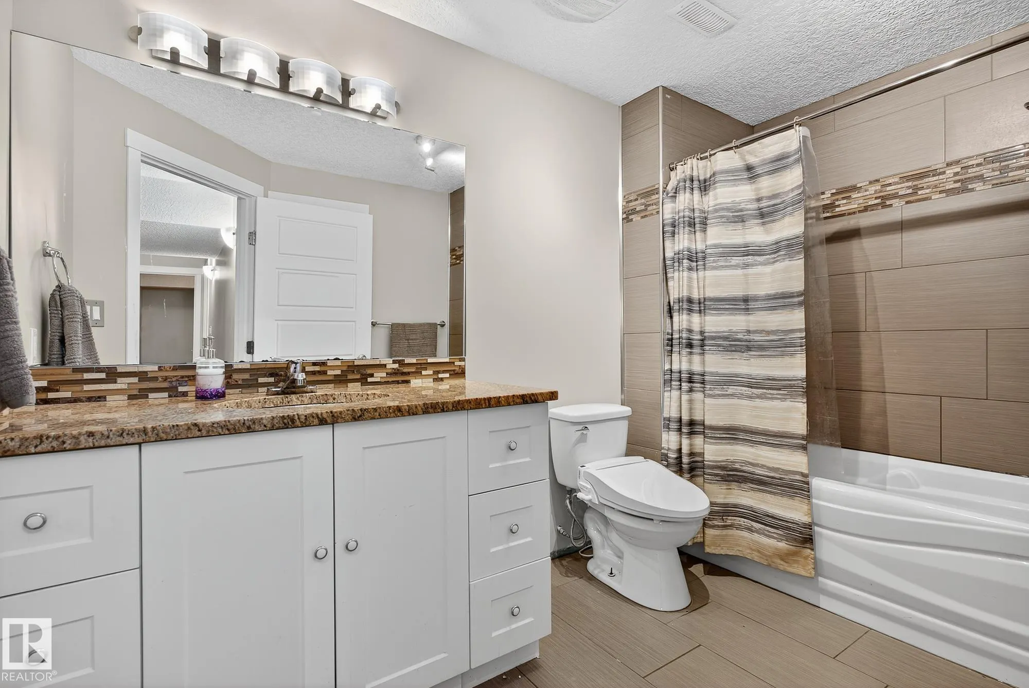 22 Shorewood Cr