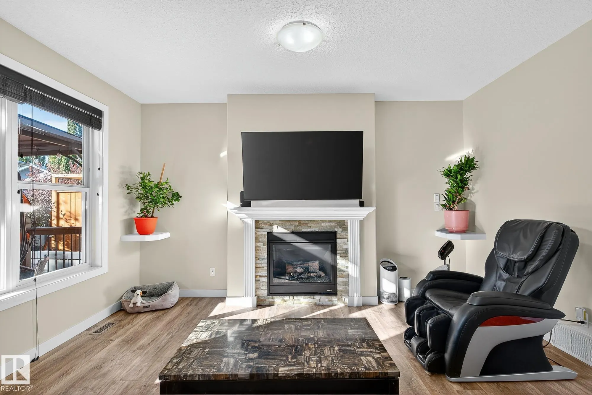 22 Shorewood Cr
