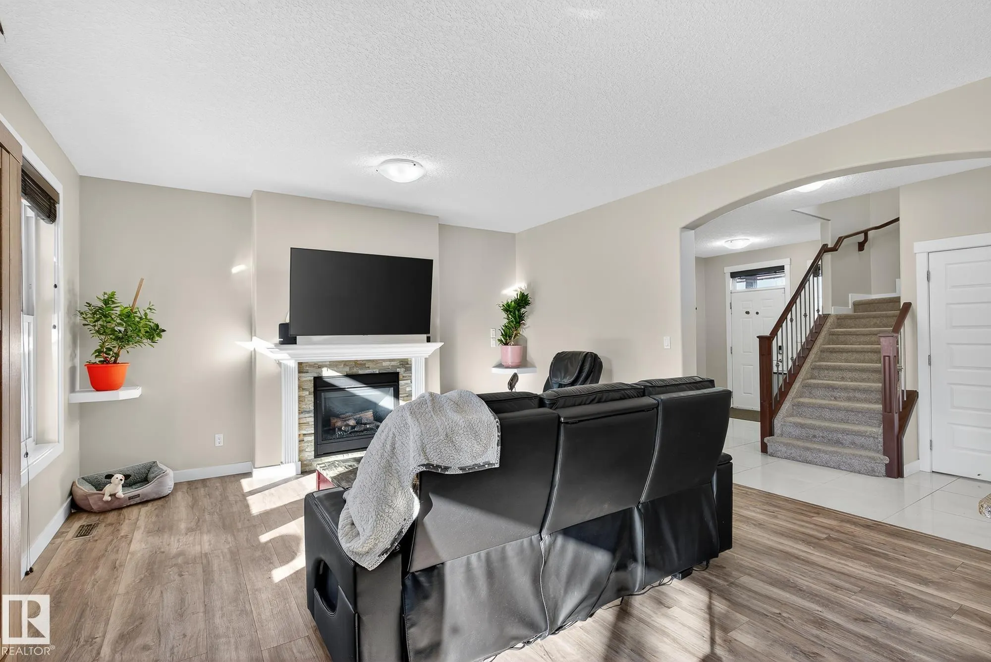 22 Shorewood Cr