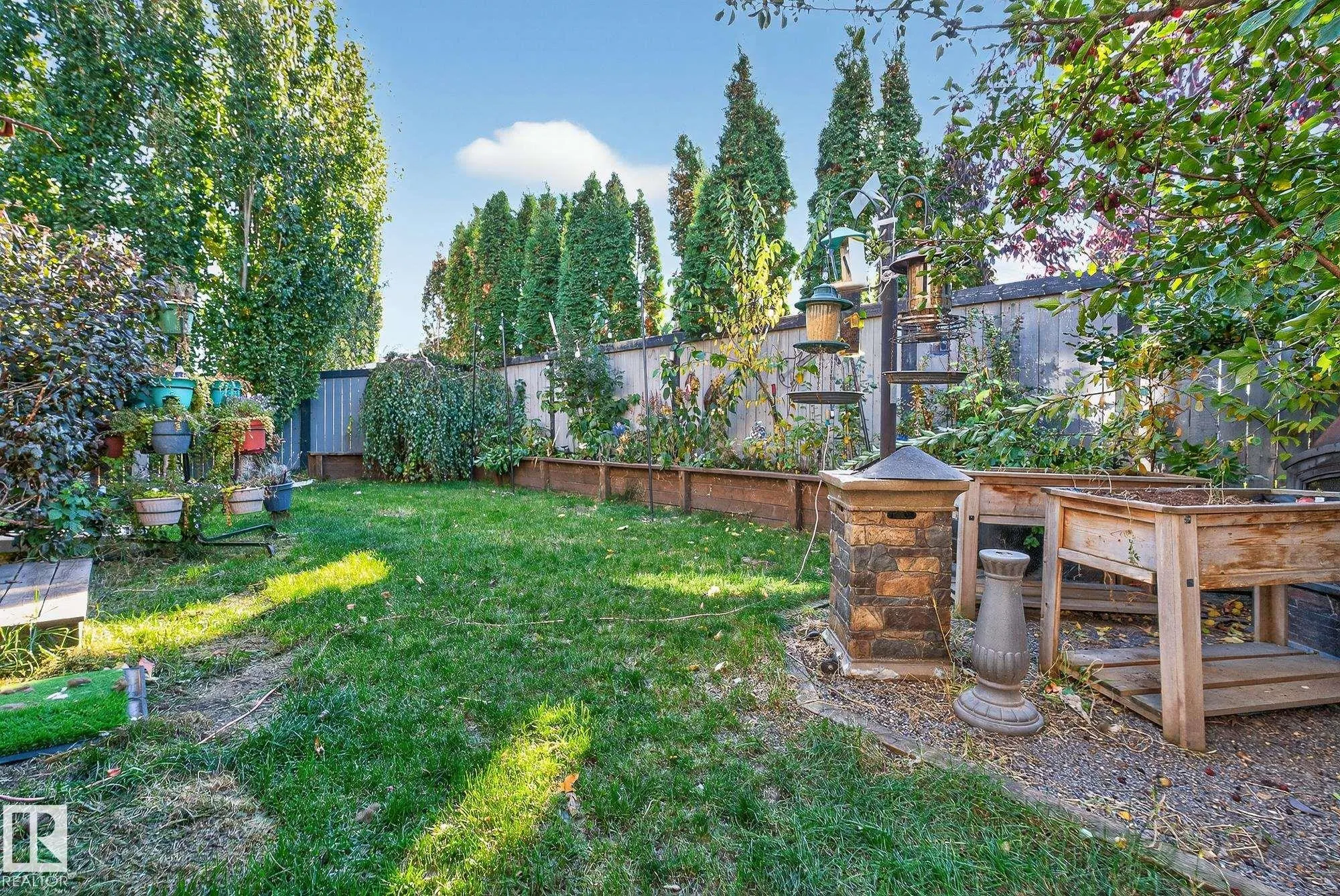 22 Shorewood Cr