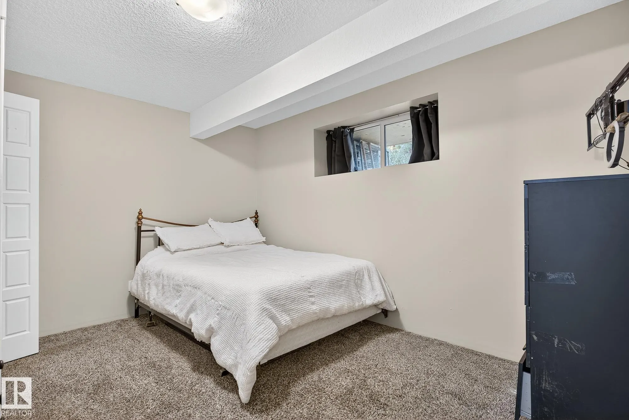 22 Shorewood Cr