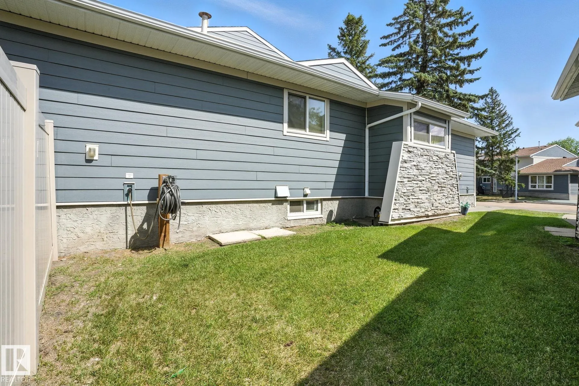 9963 171 Ave