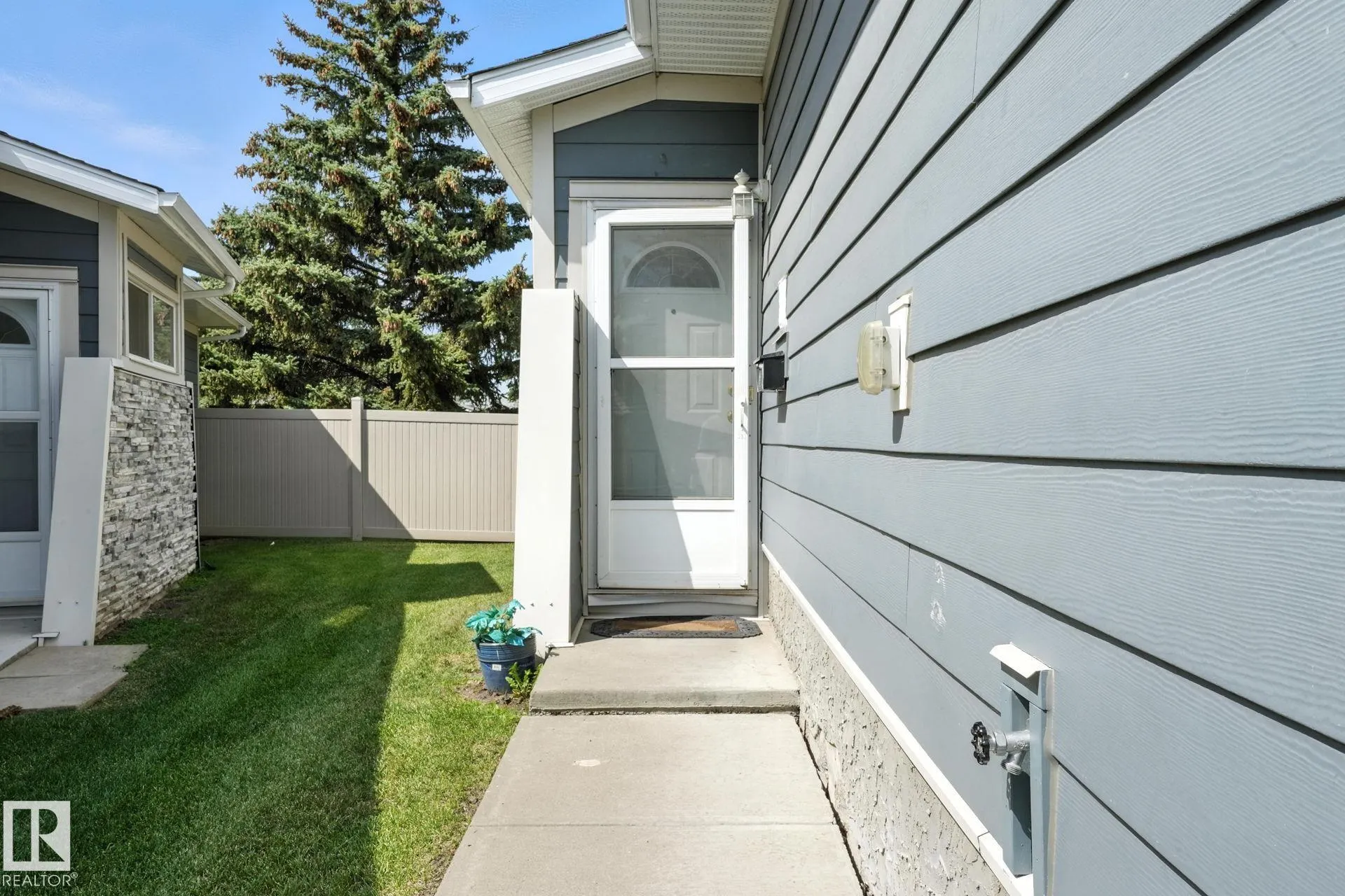 9963 171 Ave