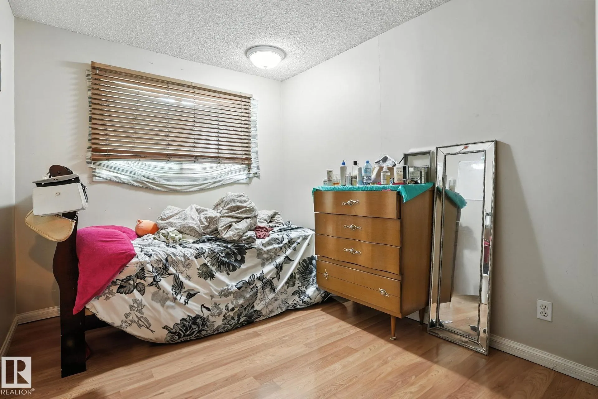 9963 171 Ave