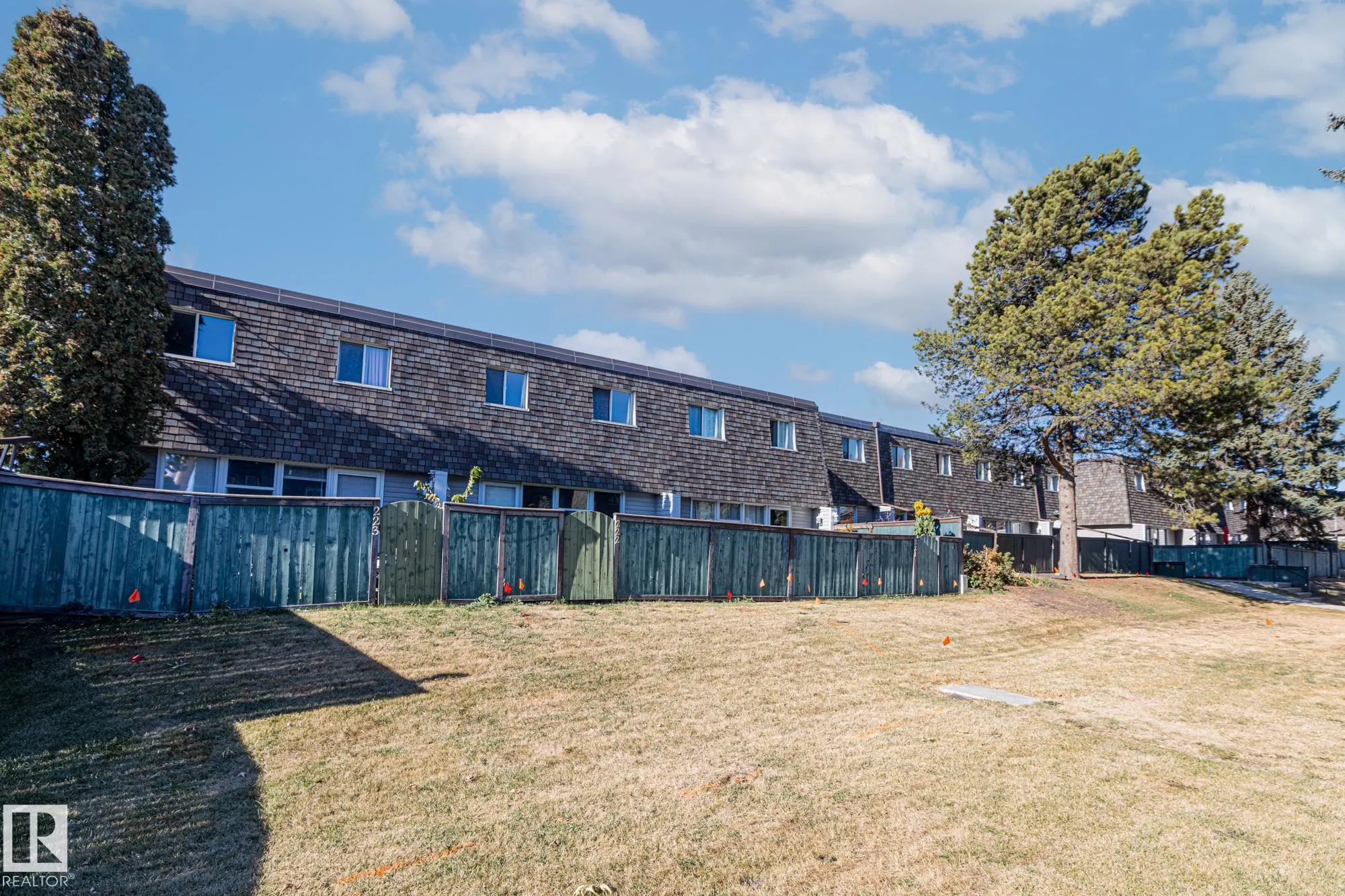 222 VILLAGE ON THE GREEN