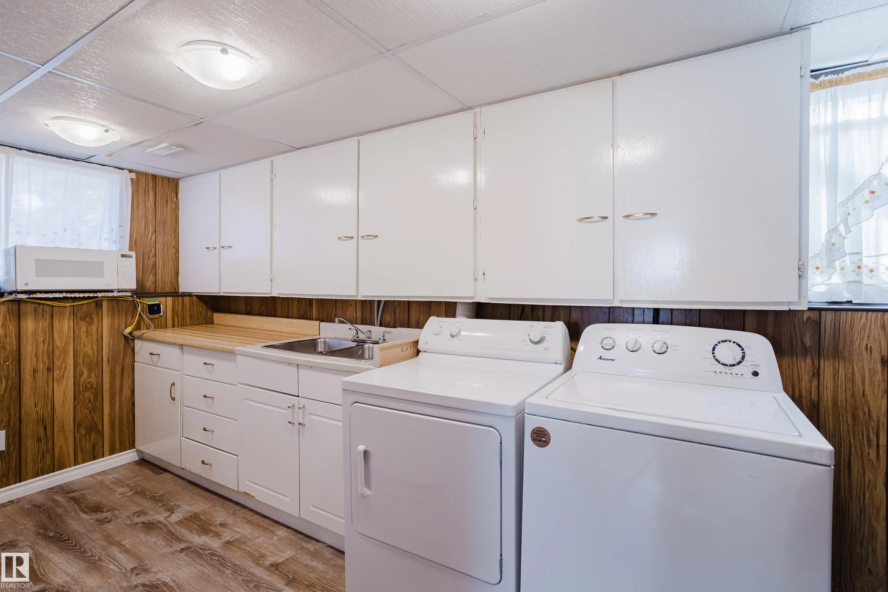 2 Fleetwood Cr